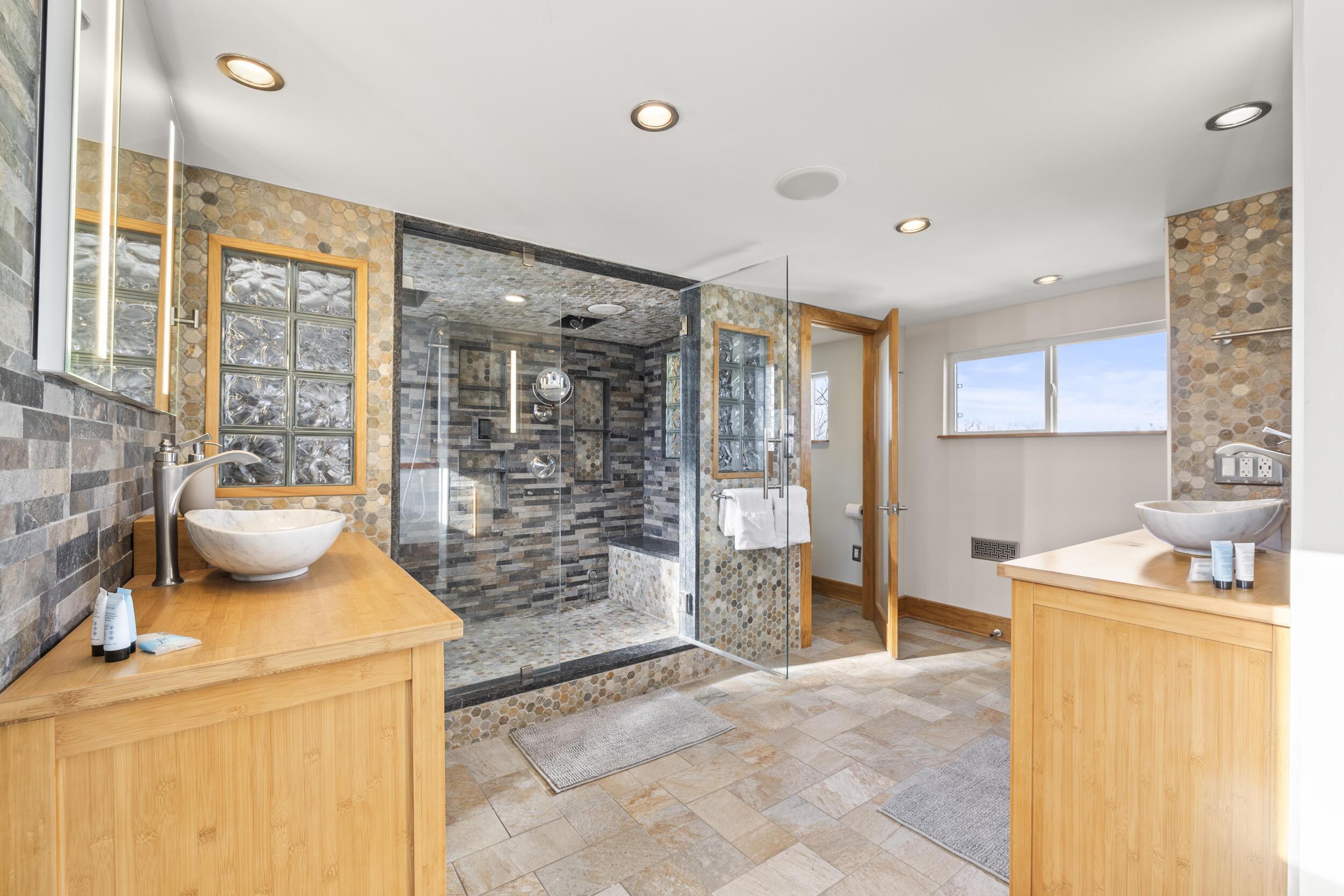 Columbus, Ohio, 43205, United States, 4 Bedrooms Bedrooms, ,4 BathroomsBathrooms,Residential,For Sale,2000888