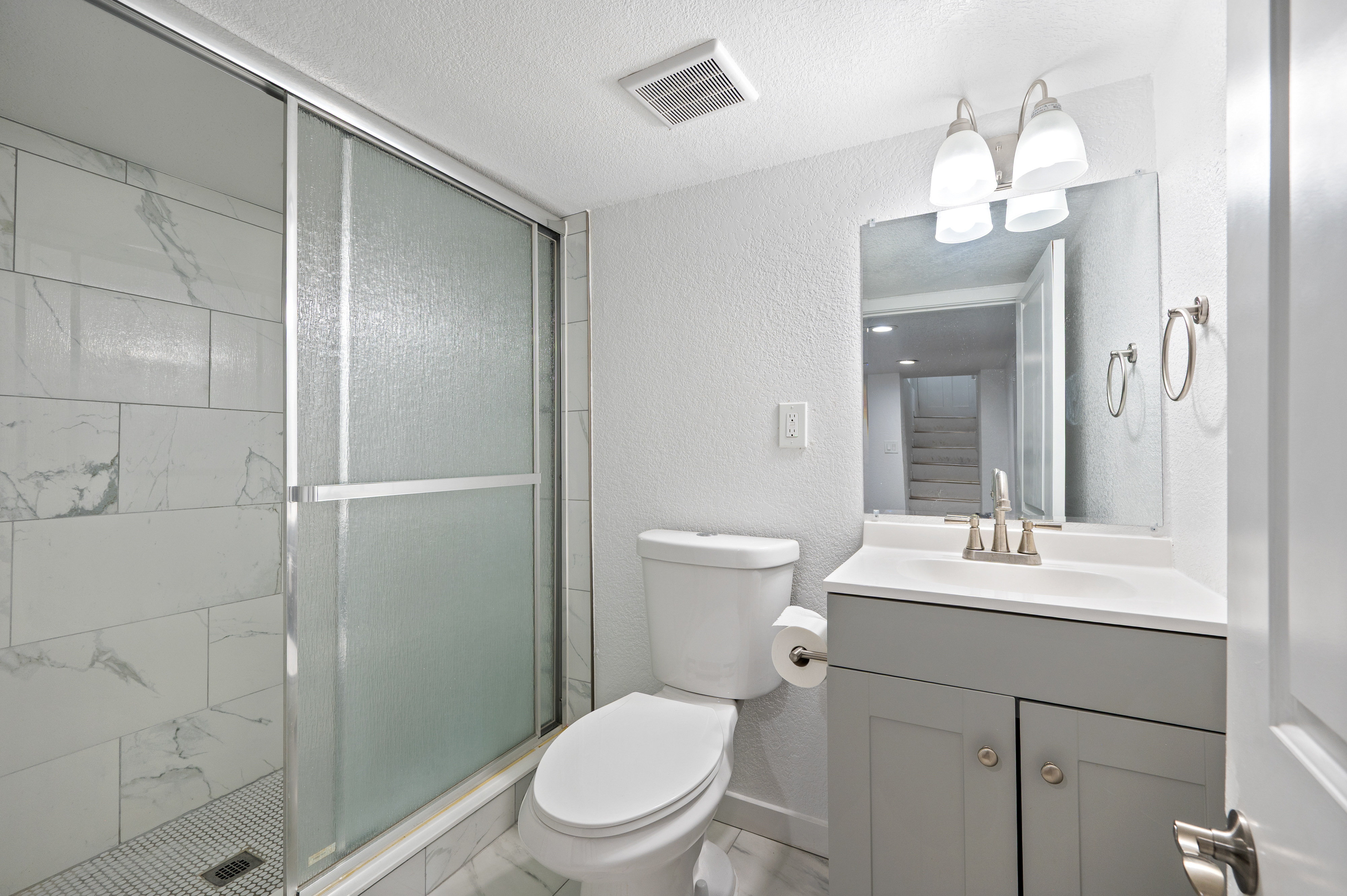  Fully Remodeled Two Bedroom - 物件實景