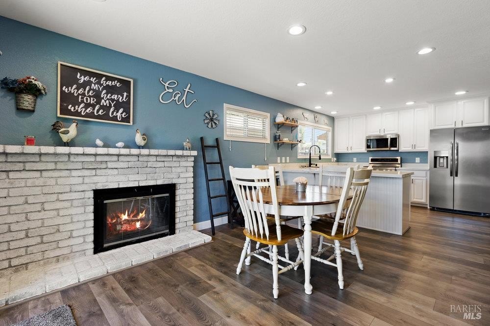 Vacaville, California, 95687, United States, 3 Bedrooms Bedrooms, ,2 BathroomsBathrooms,Residential,For Sale,1940351
