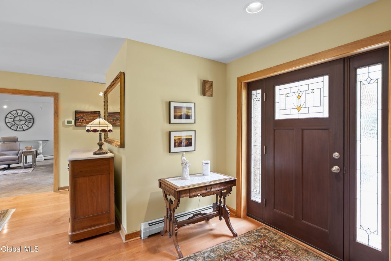 Coeymans Hollow, New York, 12046, United States, 4 Bedrooms Bedrooms, ,3 BathroomsBathrooms,Residential,For Sale,1907699
