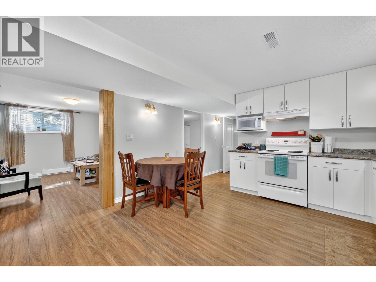KELOWNA, British Columbia, V1X 1C4, CA, 5 Bedrooms Bedrooms, ,3 BathroomsBathrooms,Residential,For Sale,1948235