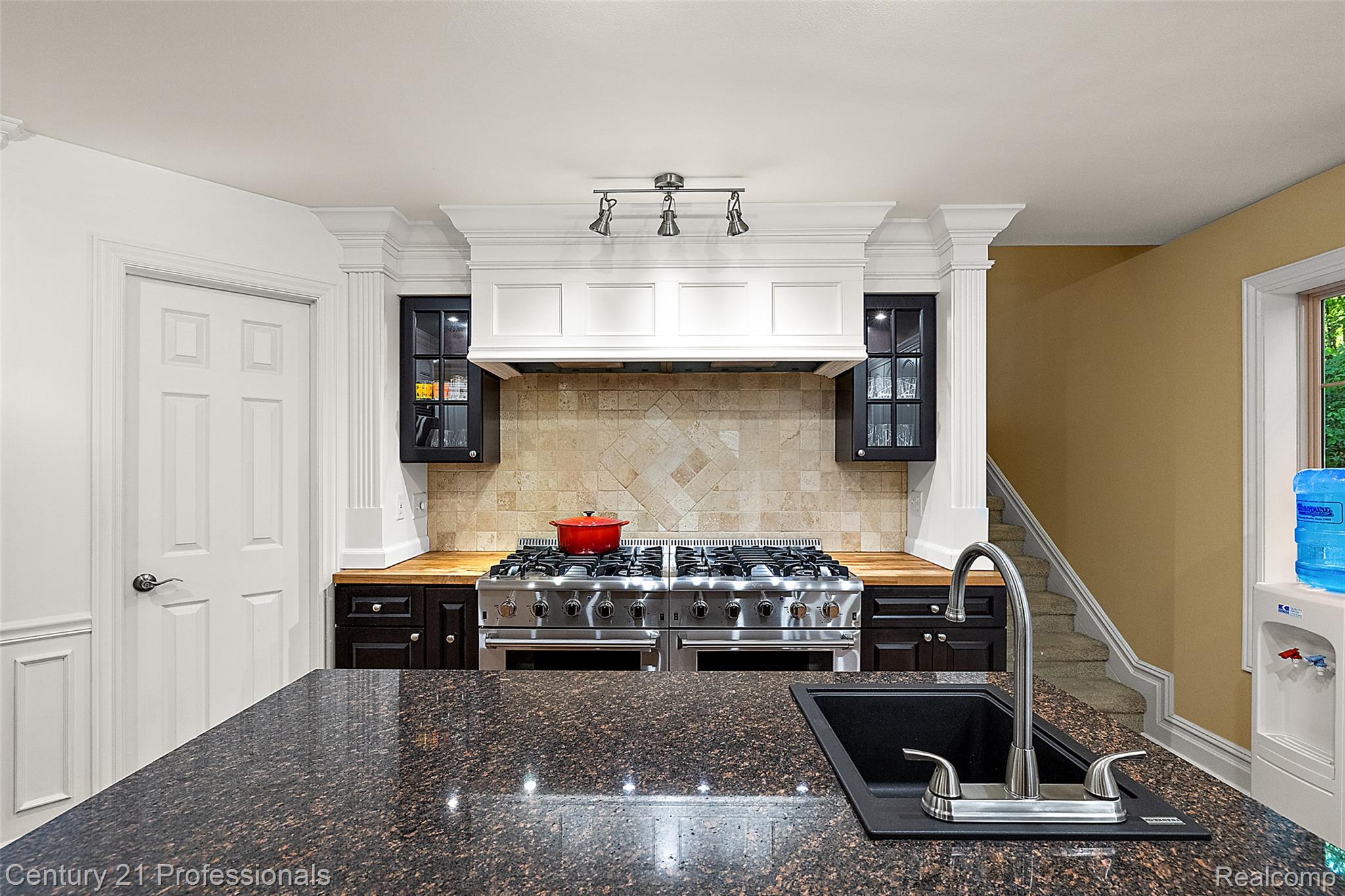 Clarkston, Michigan, 48346, United States, 4 Bedrooms Bedrooms, ,7 BathroomsBathrooms,Residential,For Sale,2048841