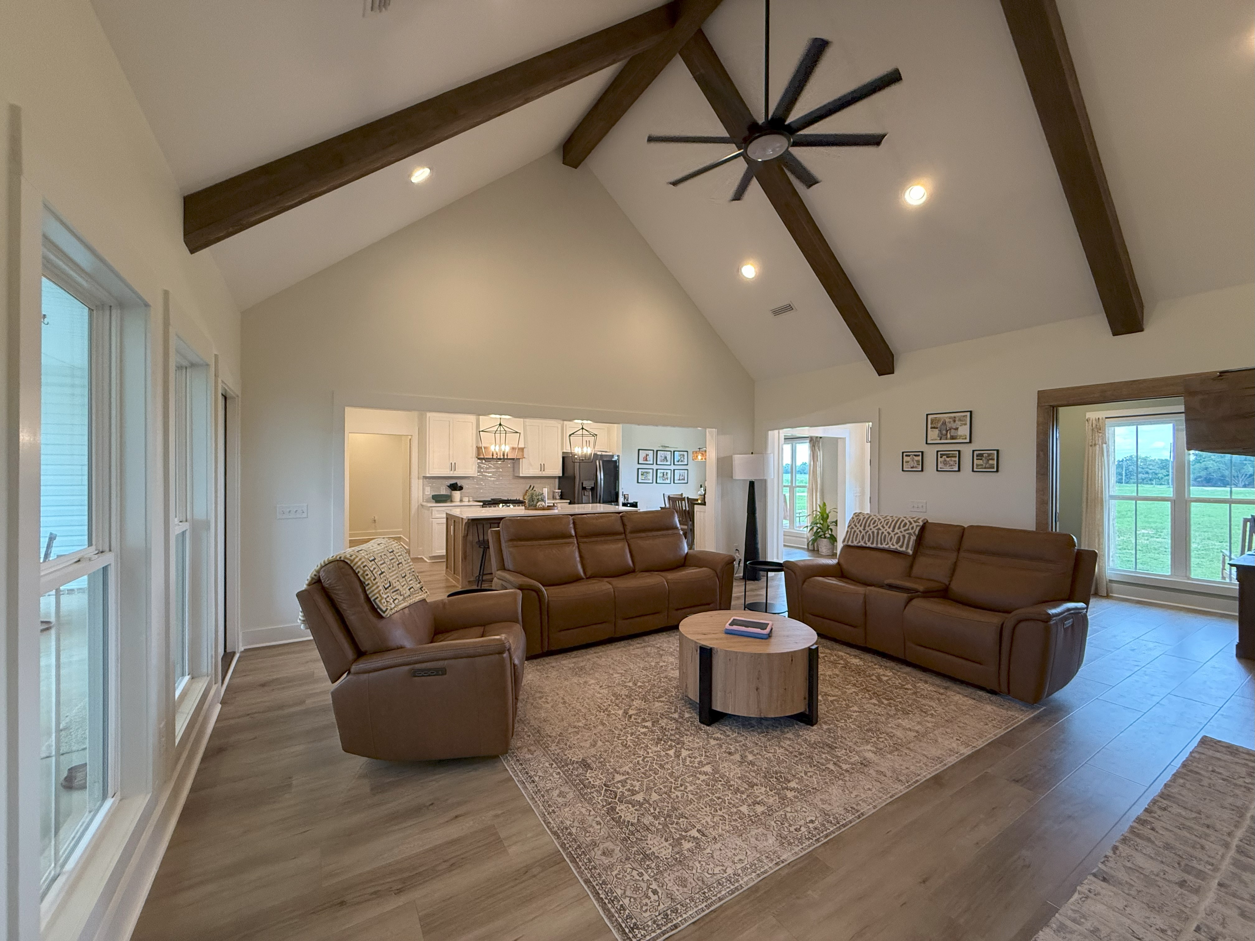 Headland, Alabama, 36345, United States, 4 Bedrooms Bedrooms, ,4 BathroomsBathrooms,Residential,For Sale,1977217