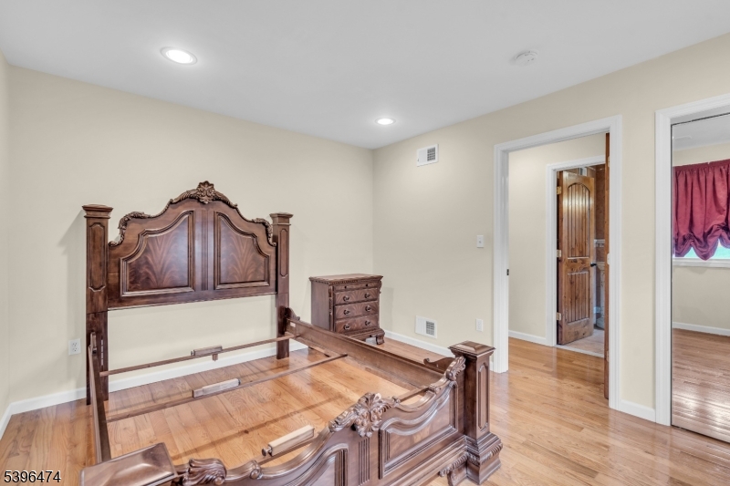 Jefferson Twp., New Jersey, 07849, United States, 3 Bedrooms Bedrooms, ,3 BathroomsBathrooms,Residential,For Sale,1995932