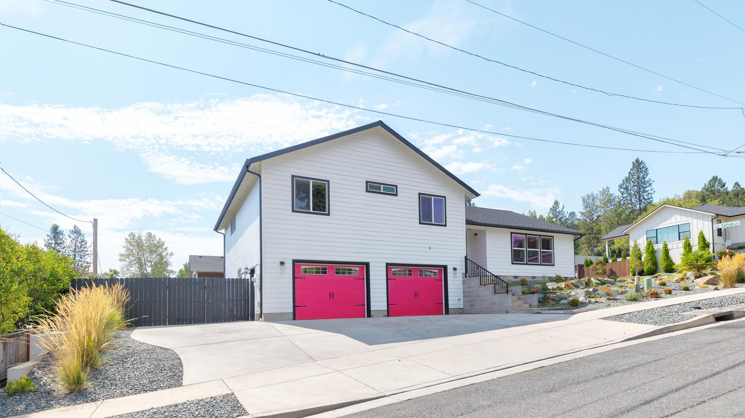 Grants Pass, Oregon, 97526, United States, 5 Bedrooms Bedrooms, ,4 BathroomsBathrooms,Residential,For Sale,1980751