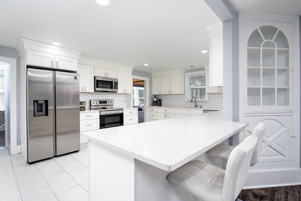 East Bridgewater, Massachusetts, 02333, United States, 4 Bedrooms Bedrooms, ,2 BathroomsBathrooms,Residential,For Sale,1942845