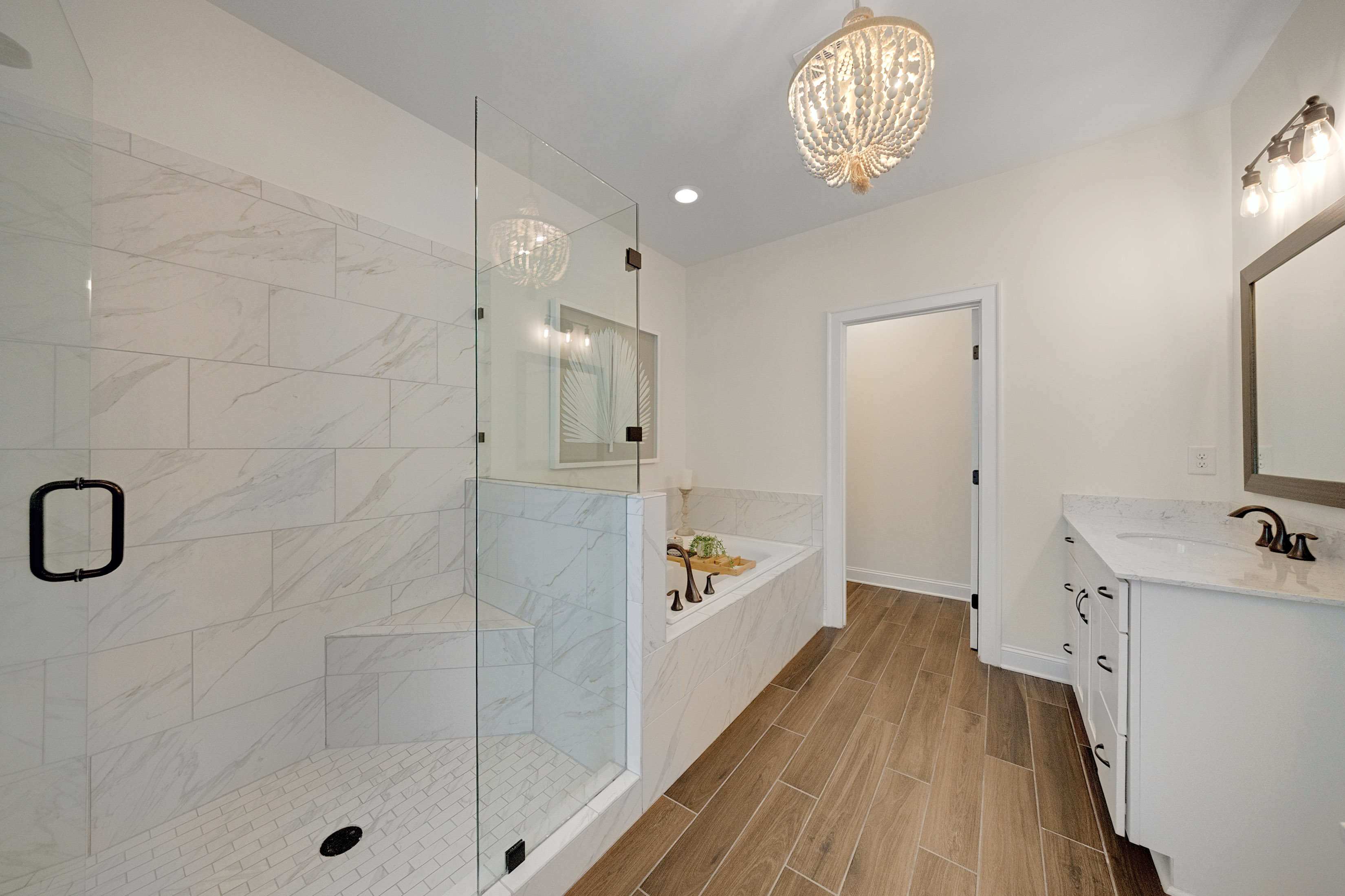  Beautifully Appointed Two-story Townhome in Inviting Gated Roswell Community - 物件實景