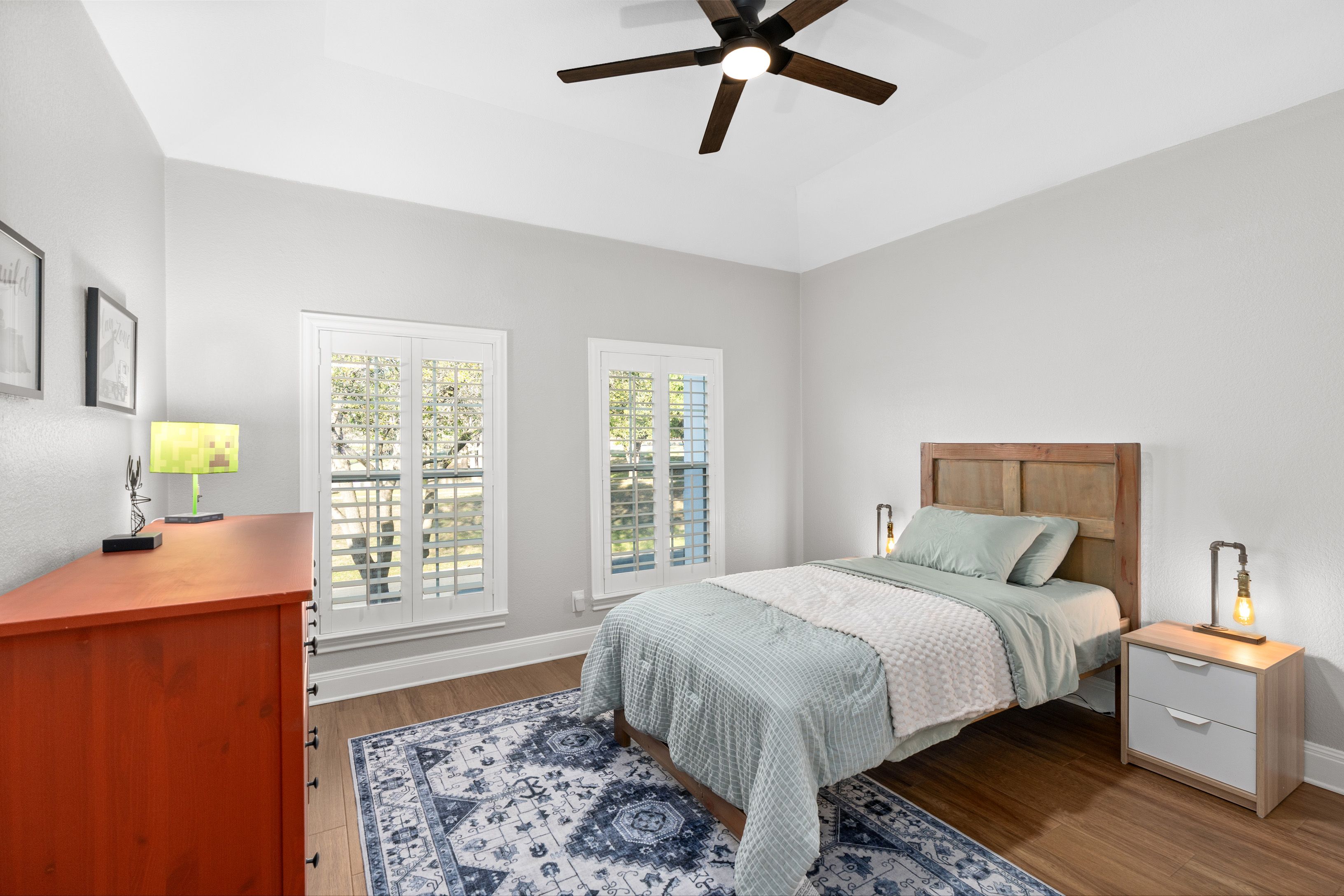  Stunning Remodel Near Private Lake & Trails - 物件實景