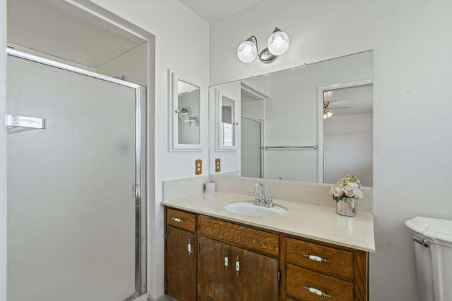 Hollister, California, 95023, United States, 3 Bedrooms Bedrooms, ,2 BathroomsBathrooms,Residential,For Sale,1942638
