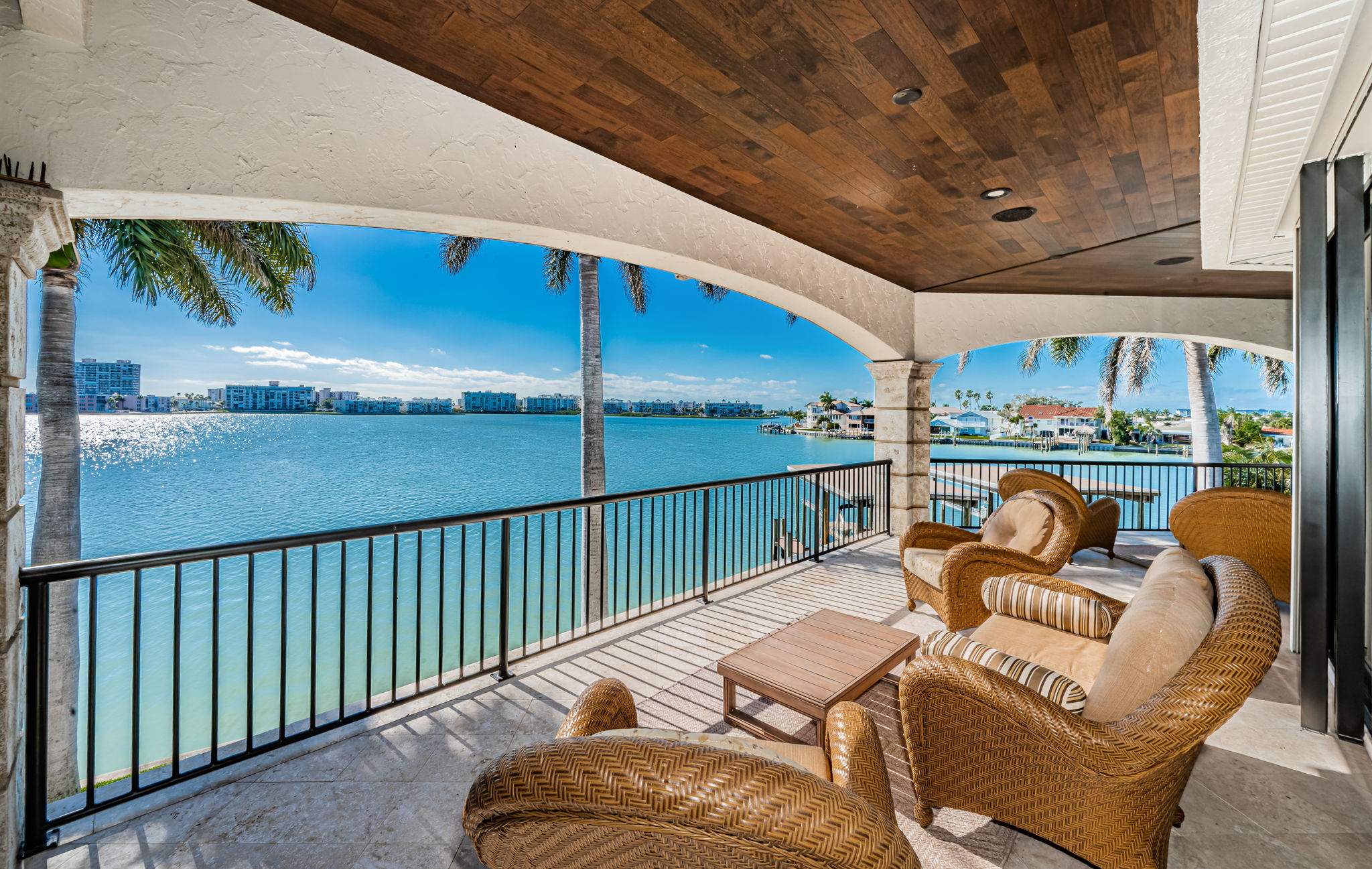 St Petersburg, Florida, 33707, United States, 5 Bedrooms Bedrooms, ,5 BathroomsBathrooms,Residential,For Sale,2007772