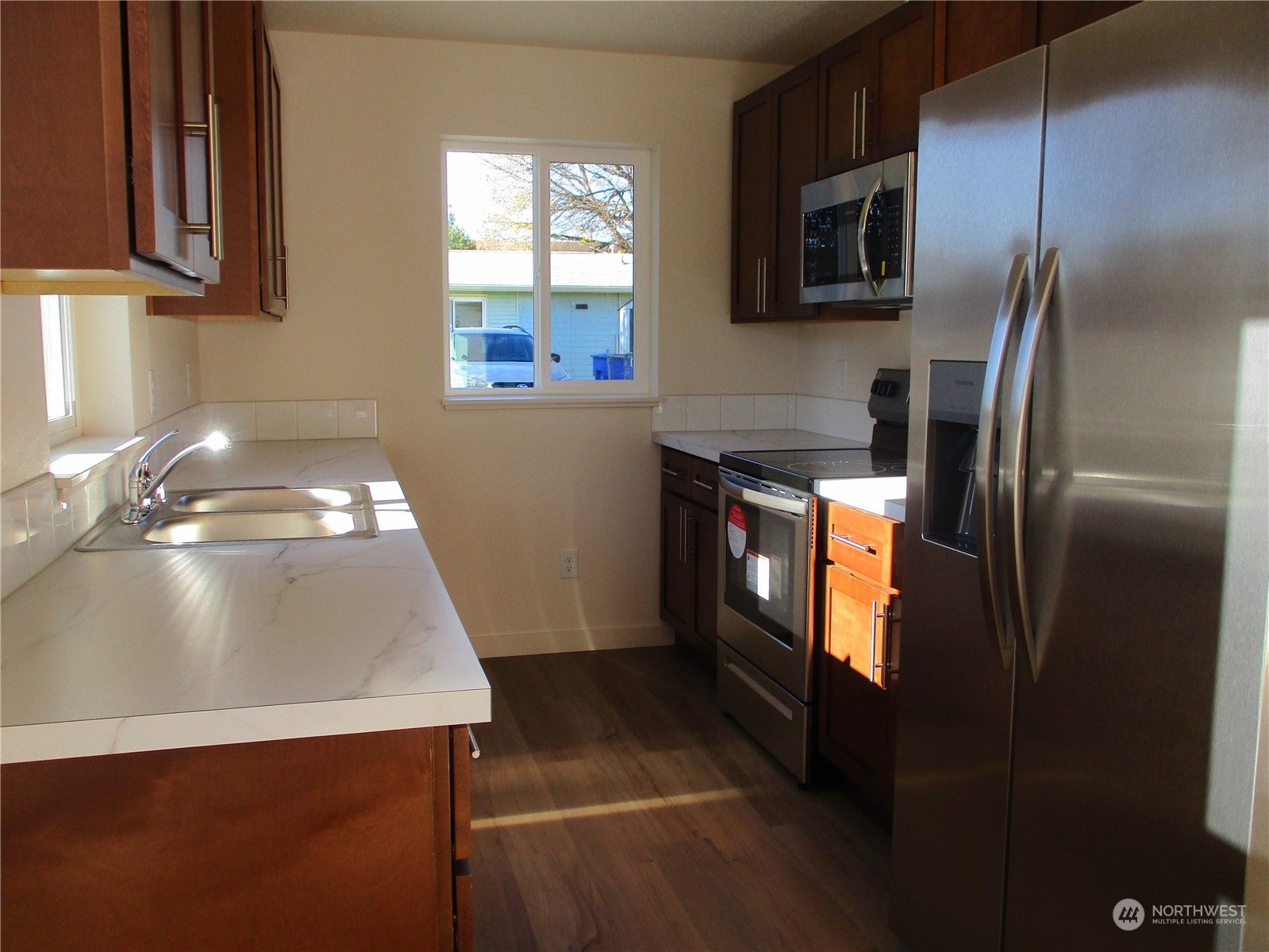 Kelso, Washington, 98626, United States, ,Residential,For Sale,1977091