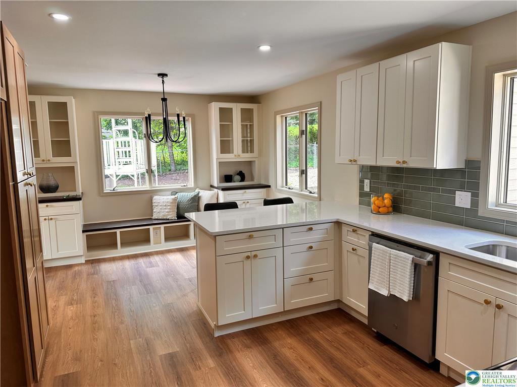 Washington Twp, Pennsylvania, 18080, United States, 3 Bedrooms Bedrooms, ,3 BathroomsBathrooms,Residential,For Sale,1984610