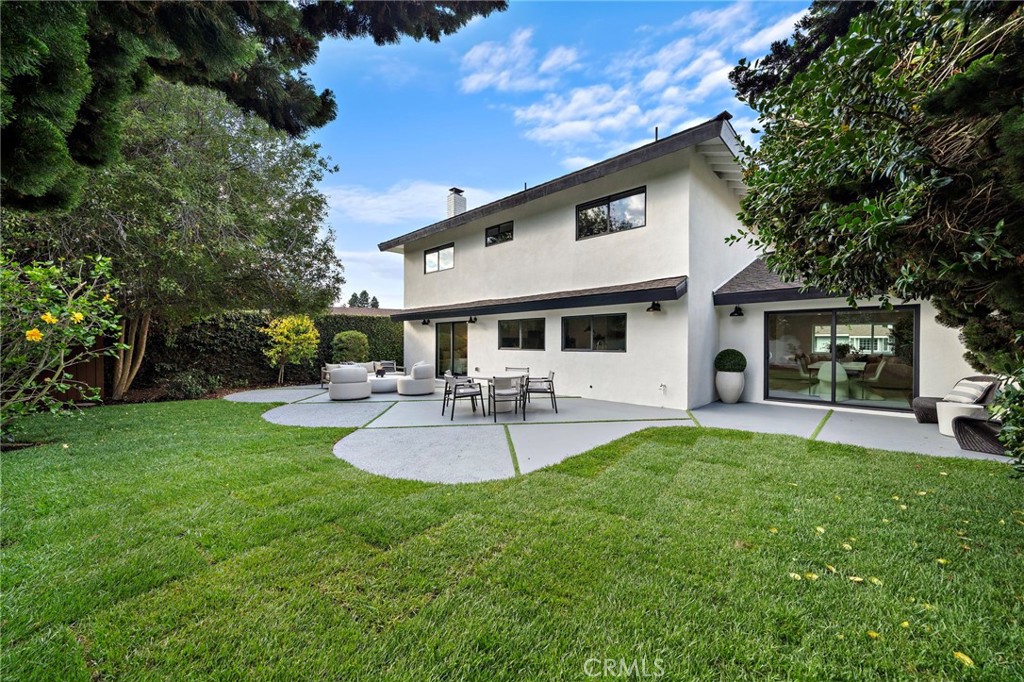 Huntington Beach, California, 92649, United States, 5 Bedrooms Bedrooms, ,4 BathroomsBathrooms,Residential,For Sale,1986485