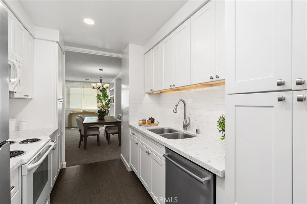Los Angeles, California, 90024, United States, 2 Bedrooms Bedrooms, ,2 BathroomsBathrooms,Residential,For Sale,1938938
