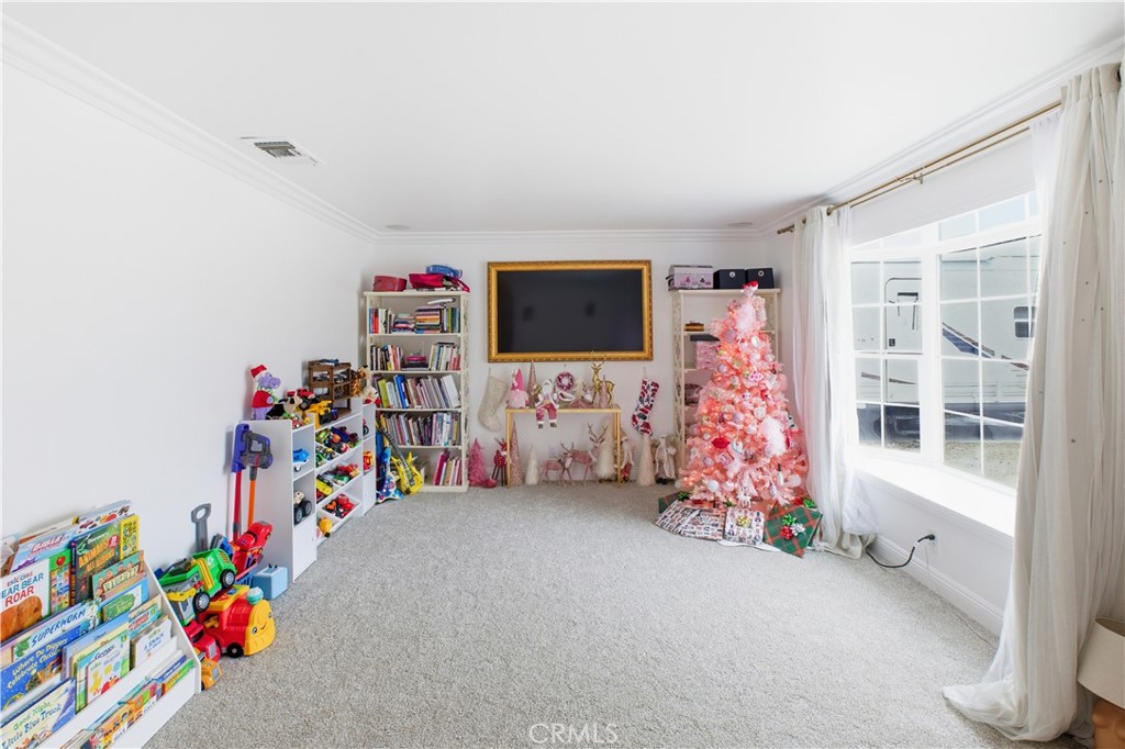 Simi Valley, California, 93063, United States, 3 Bedrooms Bedrooms, ,2 BathroomsBathrooms,Residential,For Sale,2006208