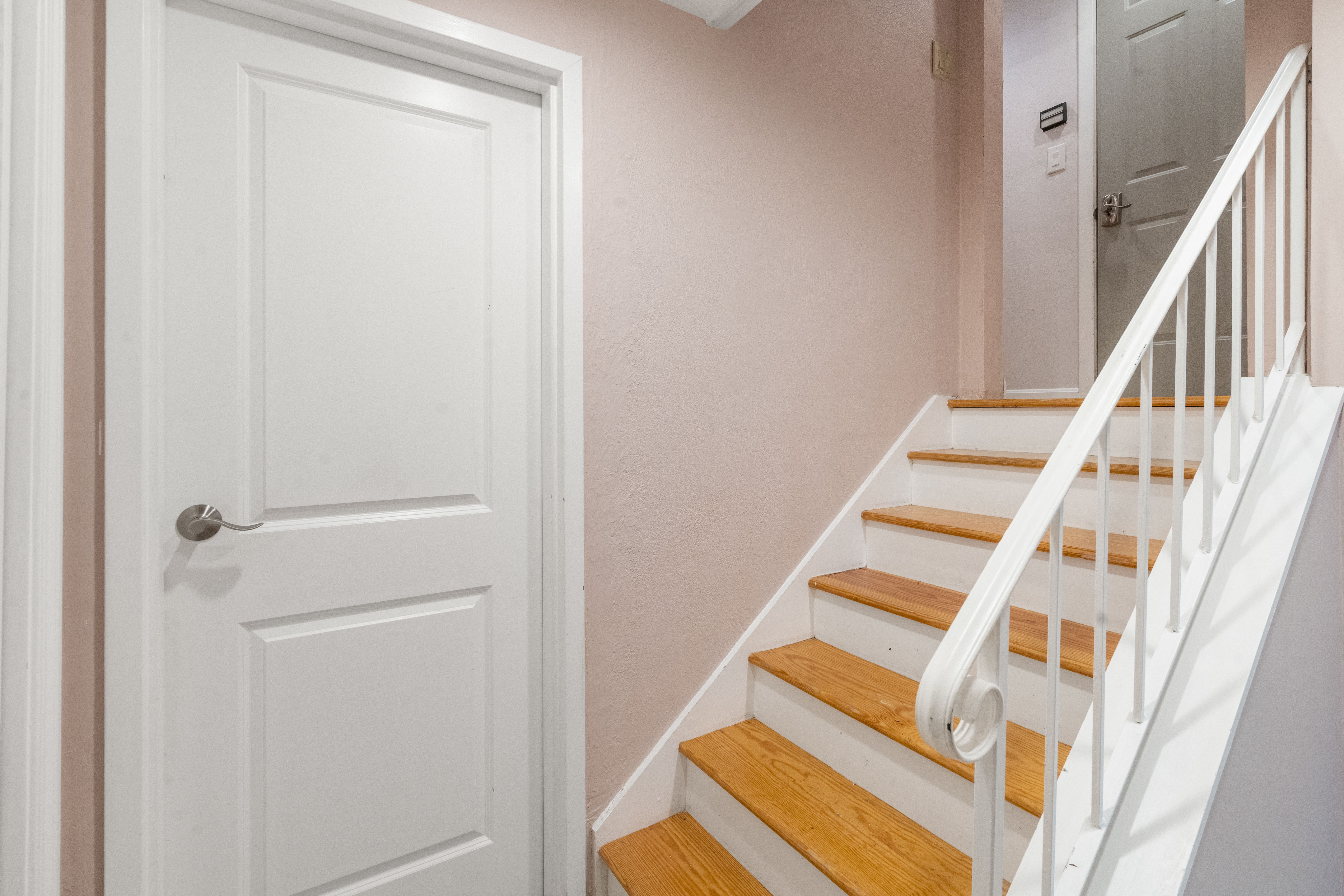  305 Winchester Street, Unit D, Newton, MA, 02461 - 物件實景