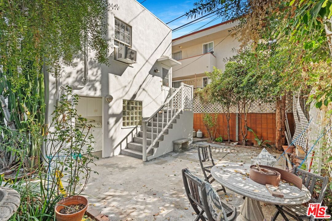 West Hollywood, California, 90046, United States, 4 Bedrooms Bedrooms, ,4 BathroomsBathrooms,Residential,For Sale,1840253