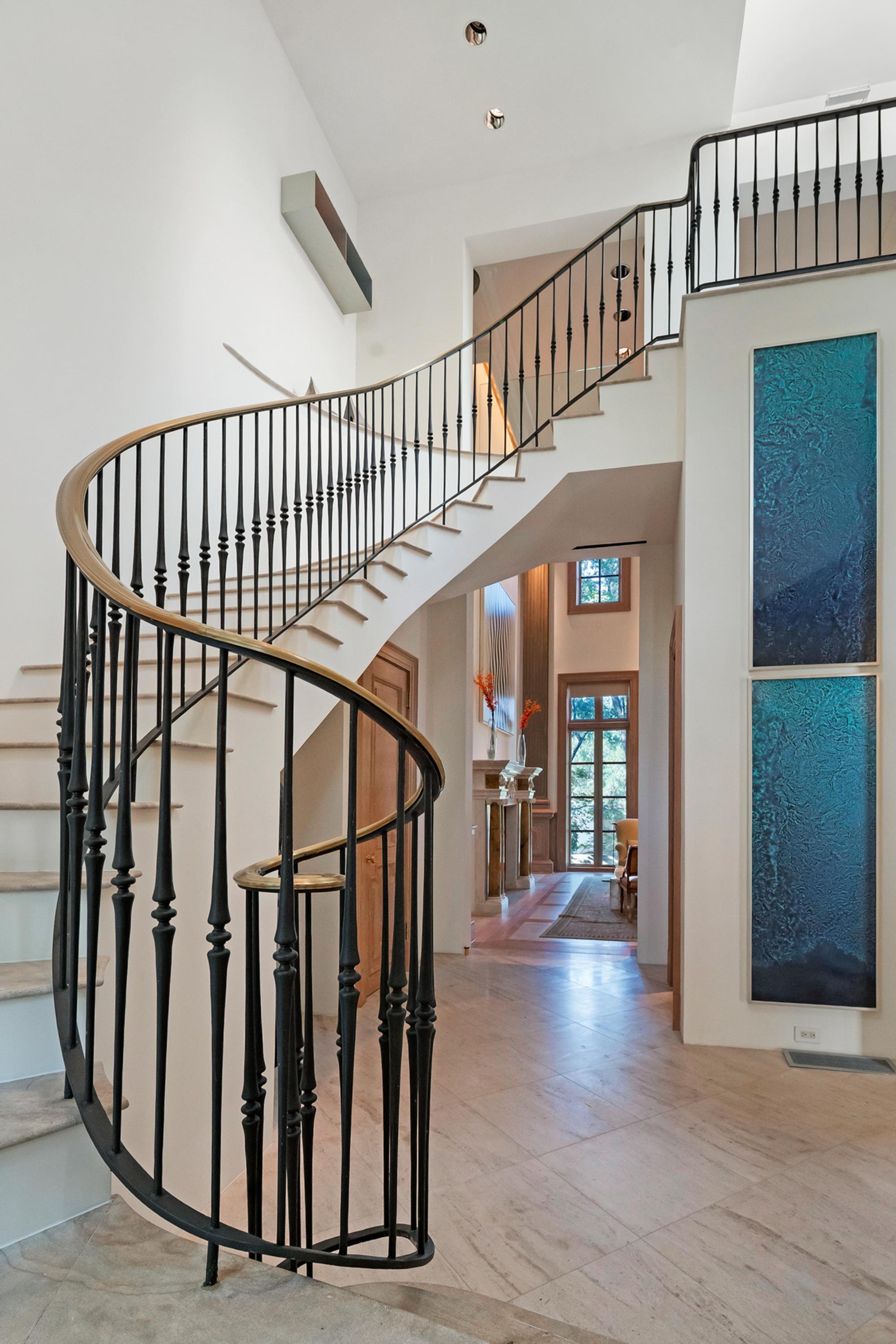  Out of This World - 物件實景