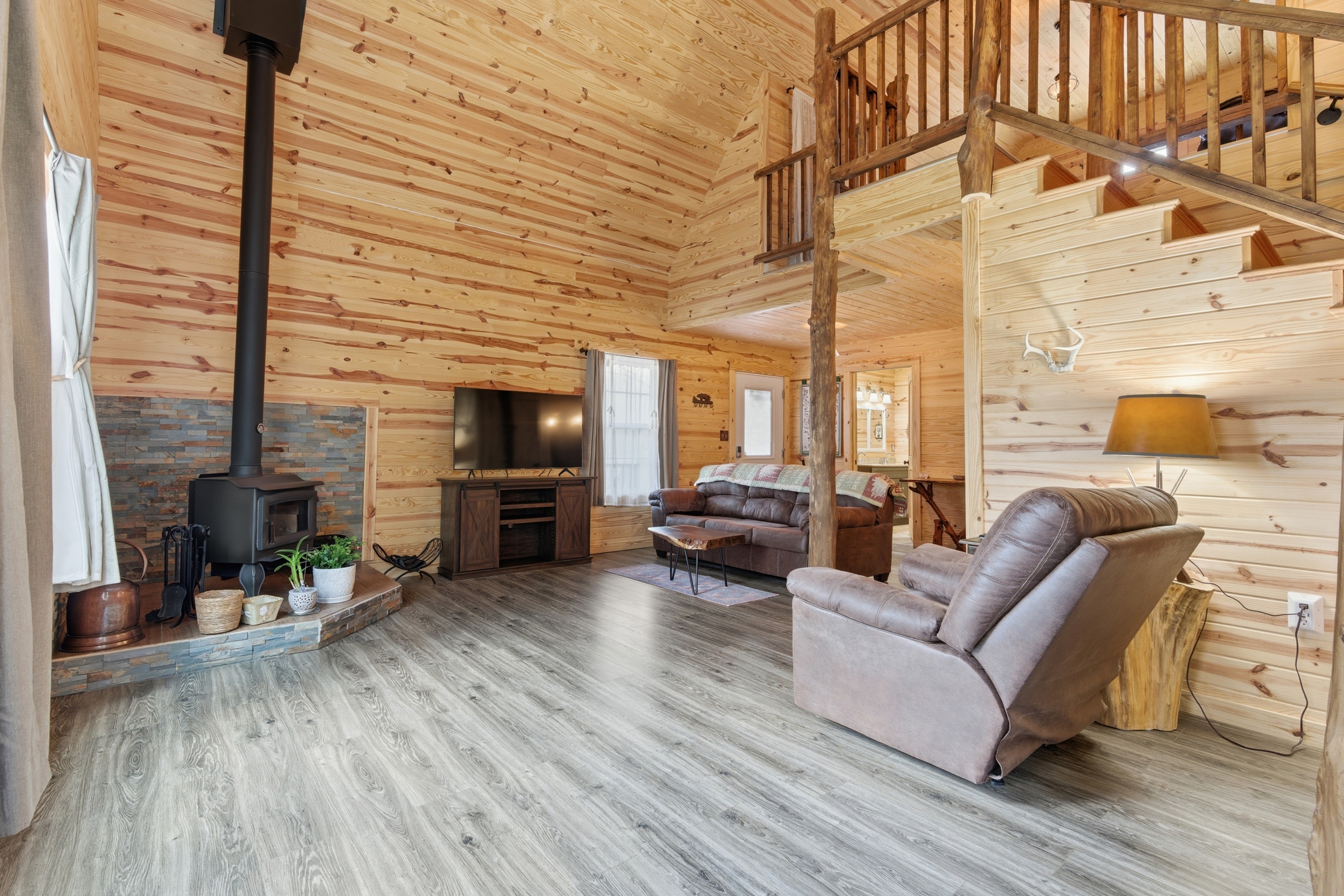  4779 Cathedral Caverns Road - 物件實景