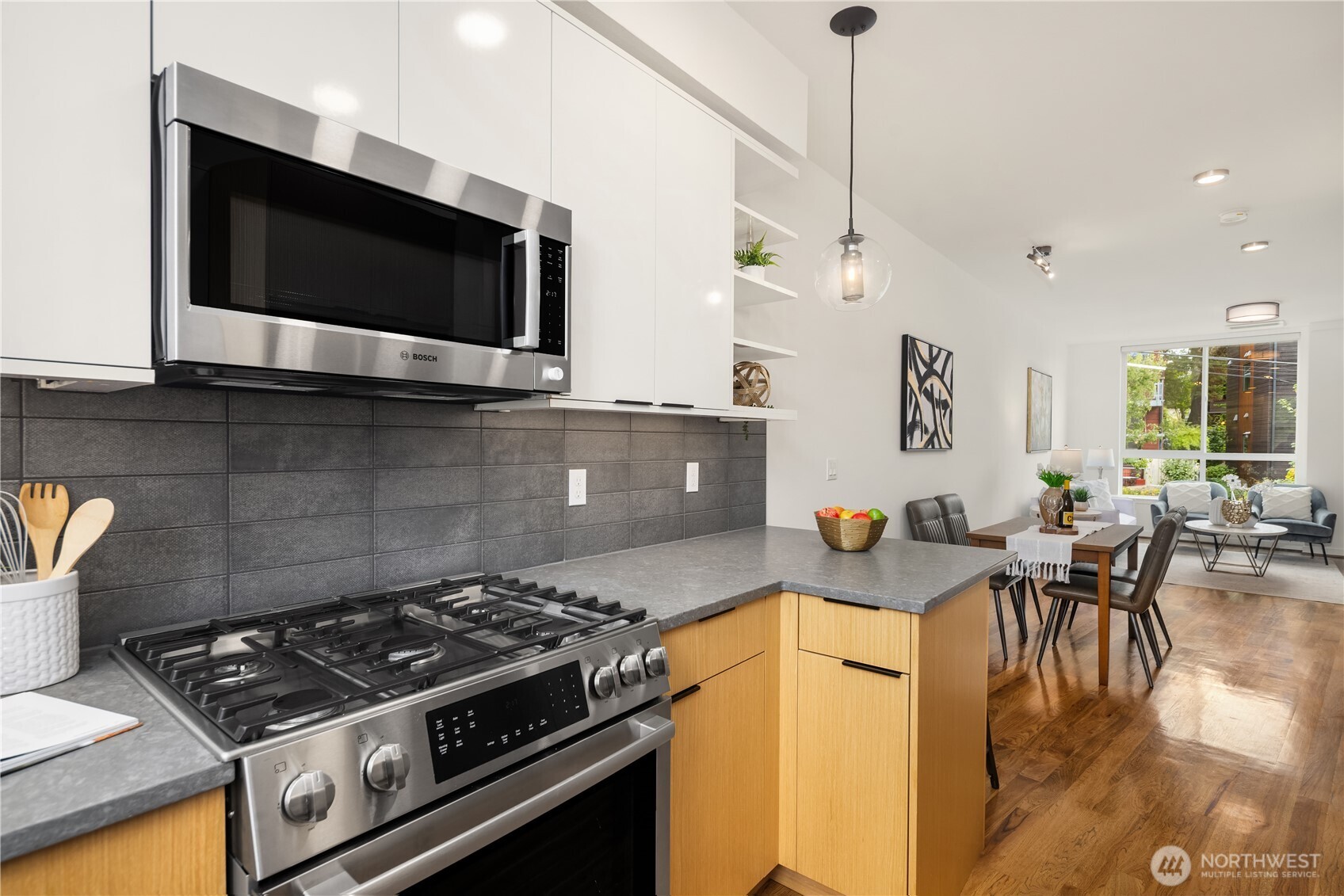 Seattle, Washington, 98115, United States, 3 Bedrooms Bedrooms, ,Residential,For Sale,1926202