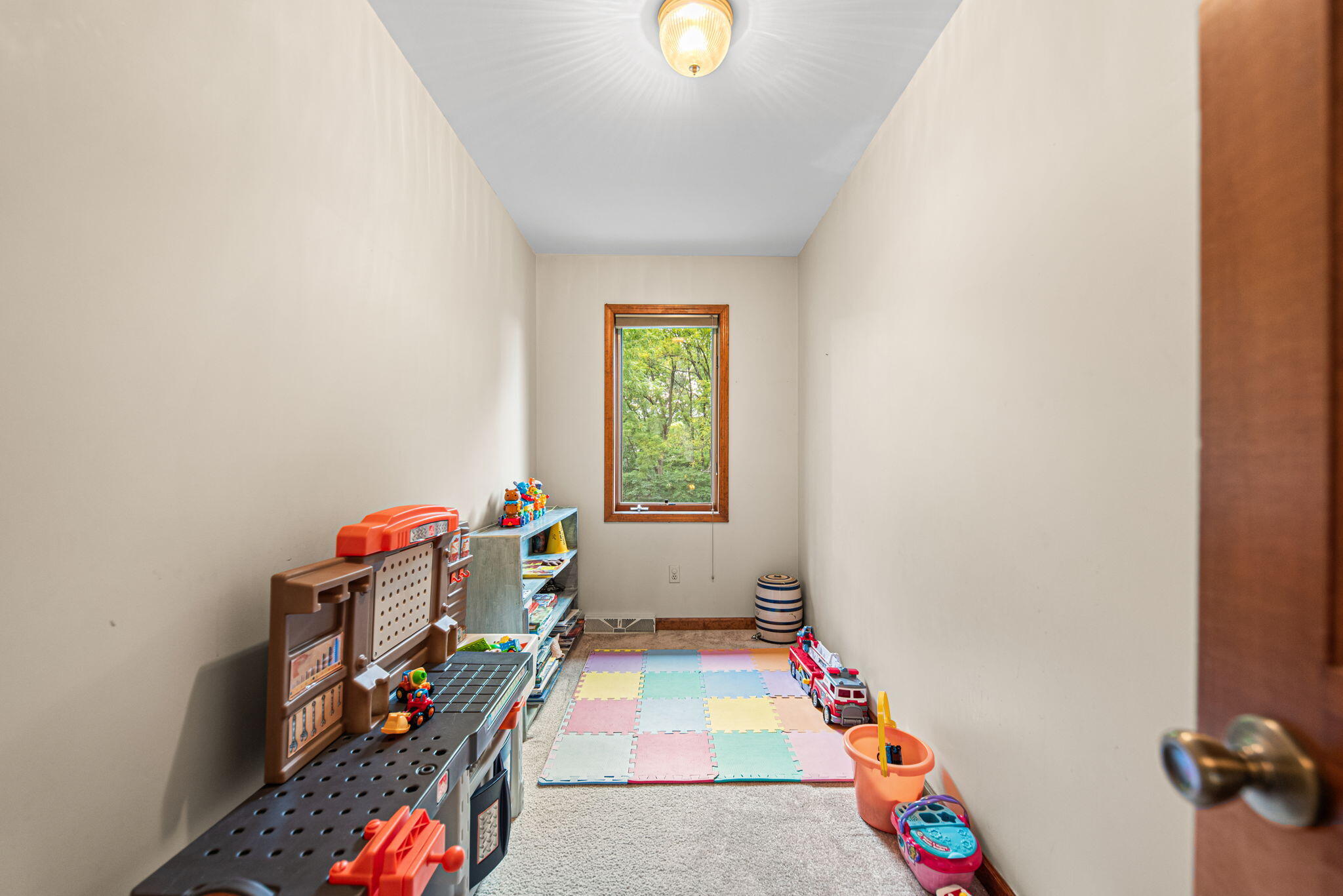 Valparaiso, Indiana, 46385, United States, 4 Bedrooms Bedrooms, ,1 BathroomBathrooms,Residential,For Sale,1956589