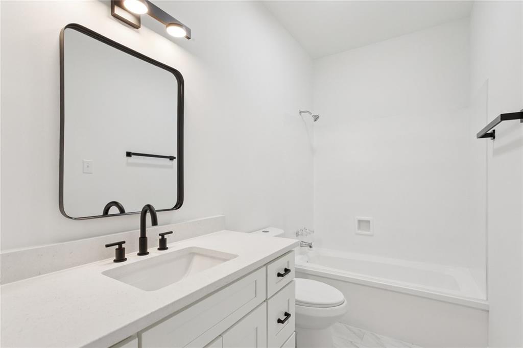 Mandeville, Louisiana, 70471, United States, 5 Bedrooms Bedrooms, ,3 BathroomsBathrooms,Residential,For Sale,1947067