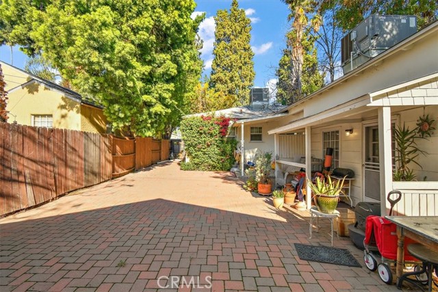 Van Nuys, California, 91401, United States, 3 Bedrooms Bedrooms, ,1 BathroomBathrooms,Residential,For Sale,2005307