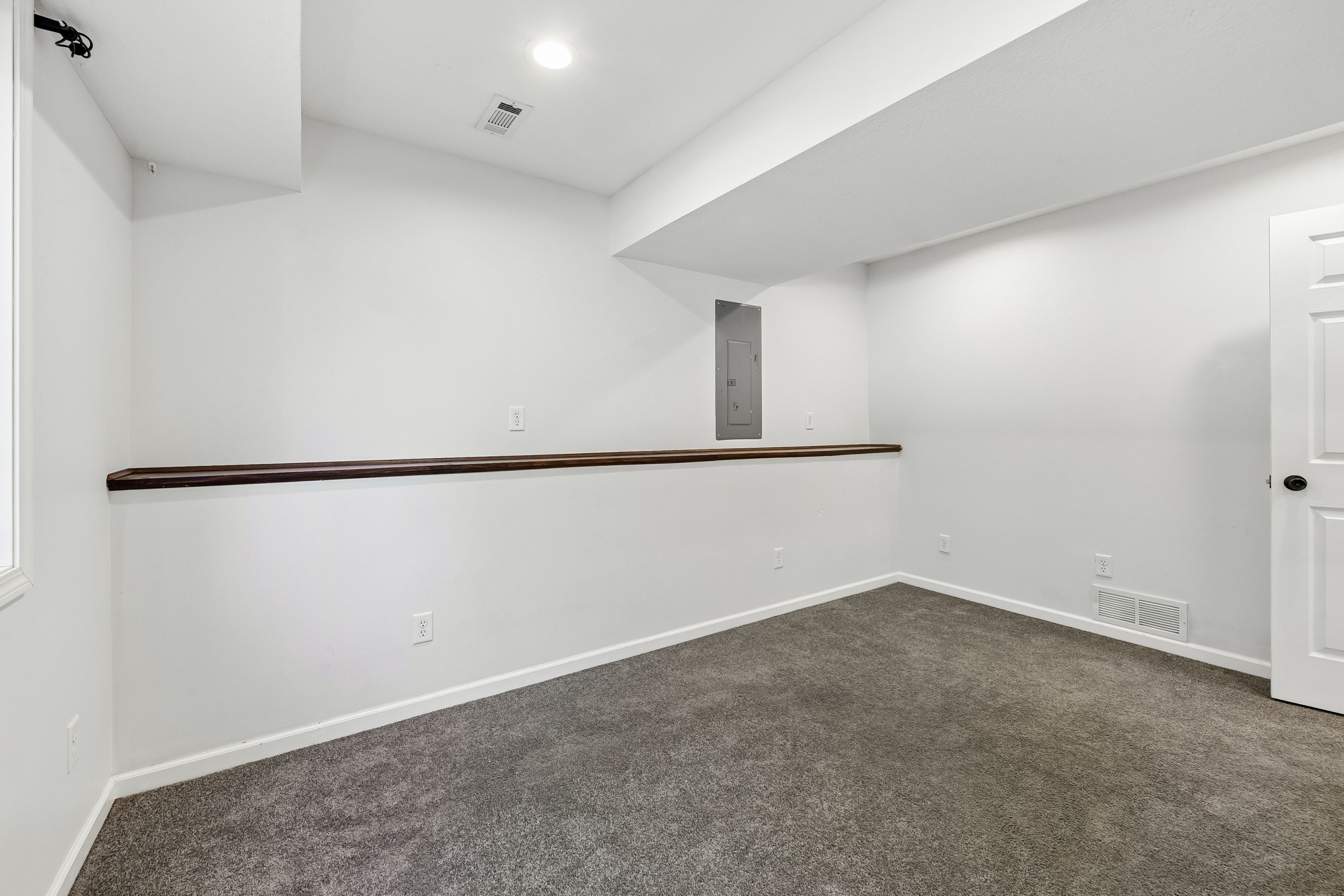  Refreshed Home in Lovely Farmington Location - 物件實景
