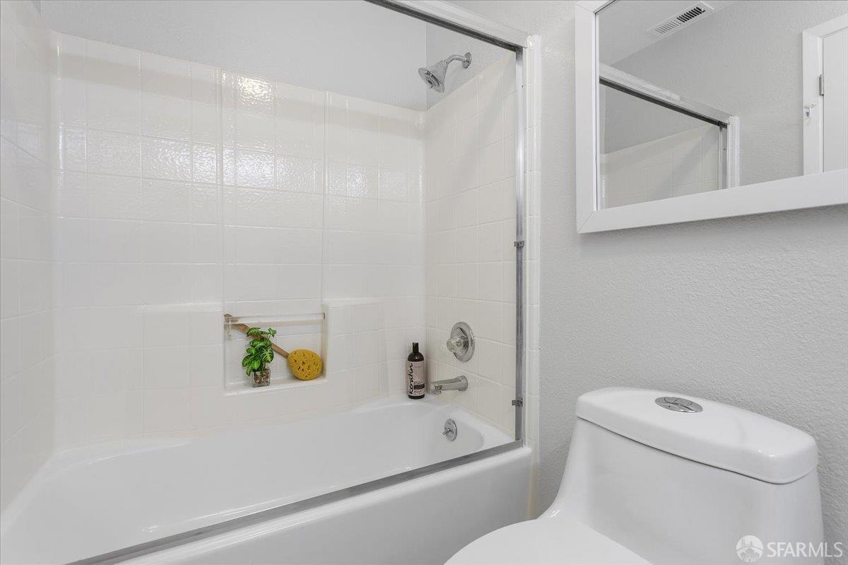 San Francisco, California, 94124, United States, 3 Bedrooms Bedrooms, ,2 BathroomsBathrooms,Residential,For Sale,2001801