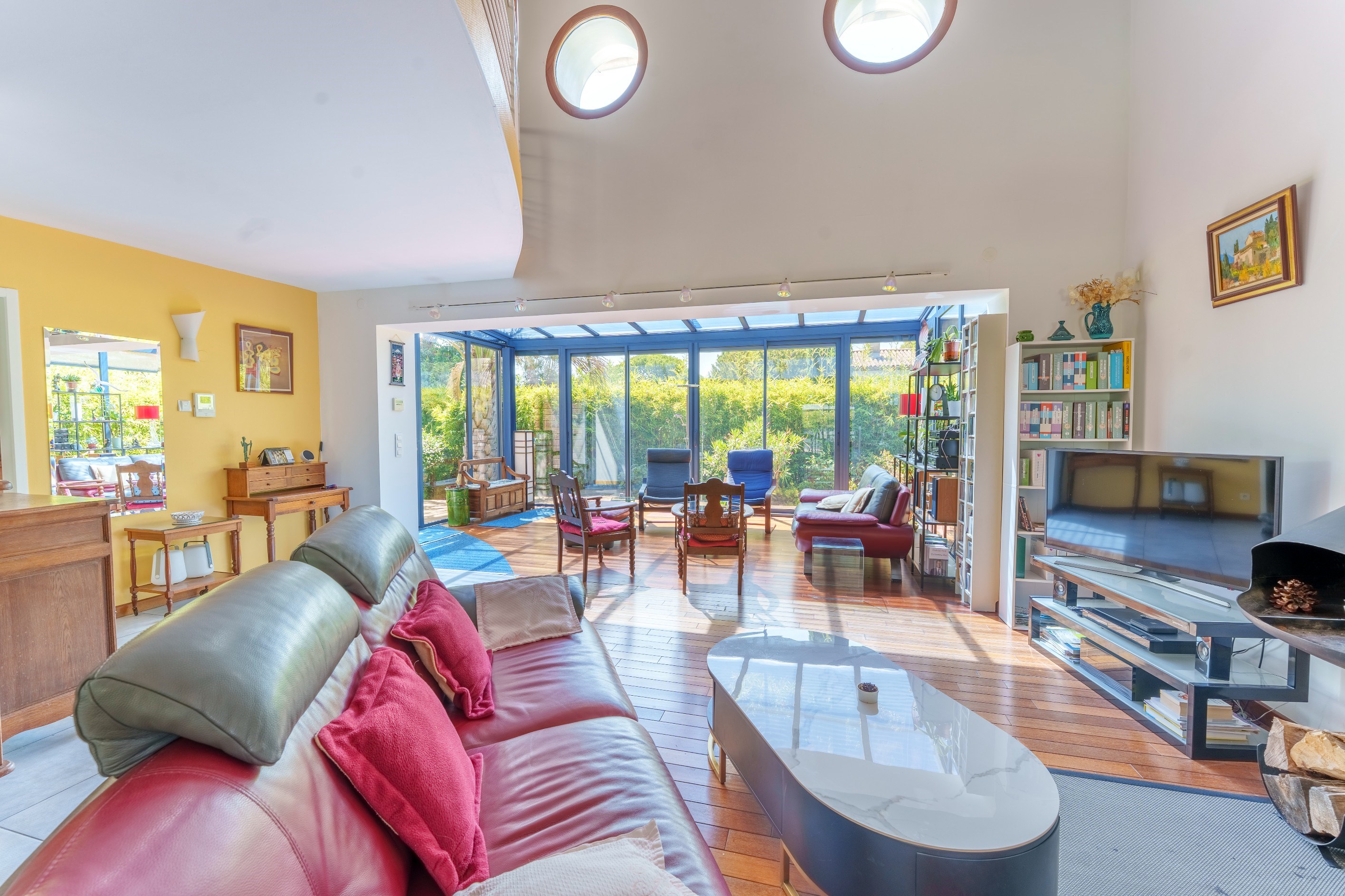  Architect-designed villa with a “seaside” feel, featuring a pool and a separate… - 物件實景
