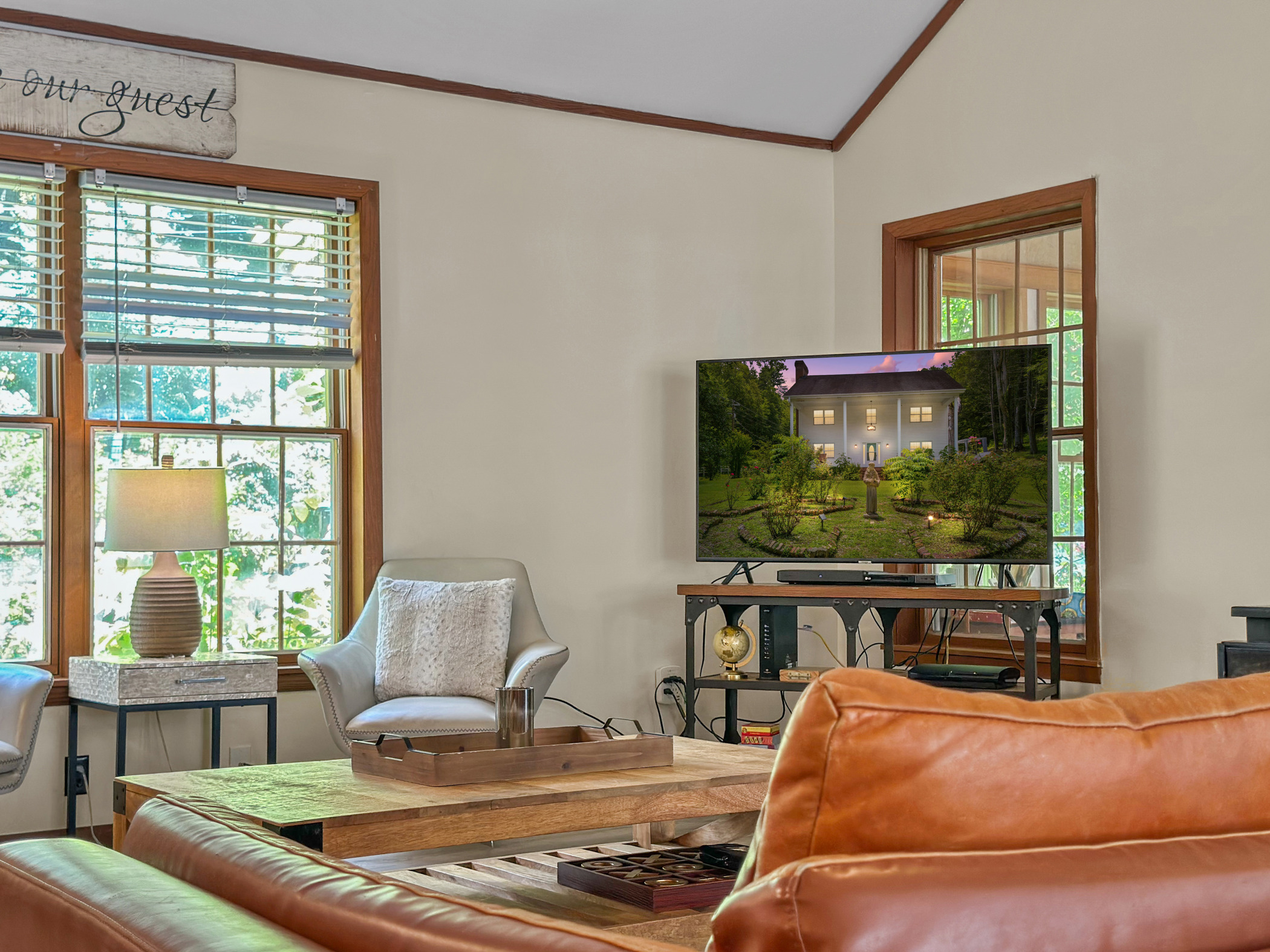 Gatlinburg, Tennessee, 37738, United States, 4 Bedrooms Bedrooms, ,3 BathroomsBathrooms,Residential,For Sale,1974957