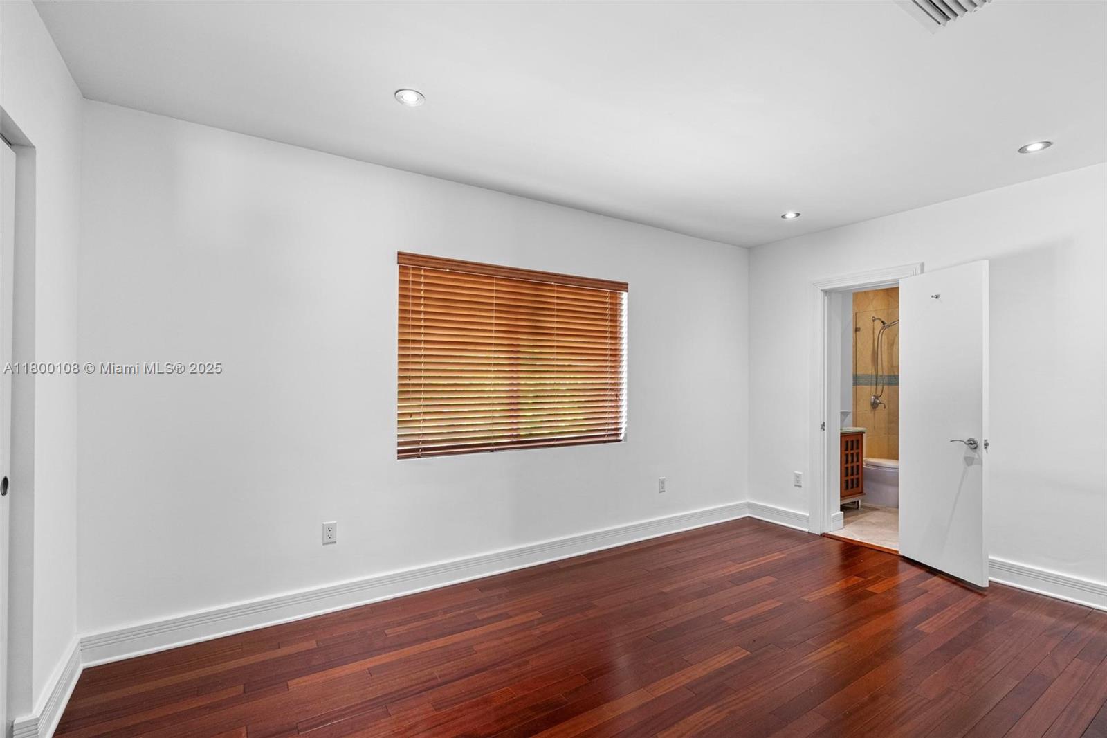 North Miami, Florida, 33181, United States, 5 Bedrooms Bedrooms, ,5 BathroomsBathrooms,Residential,For Sale,1804760