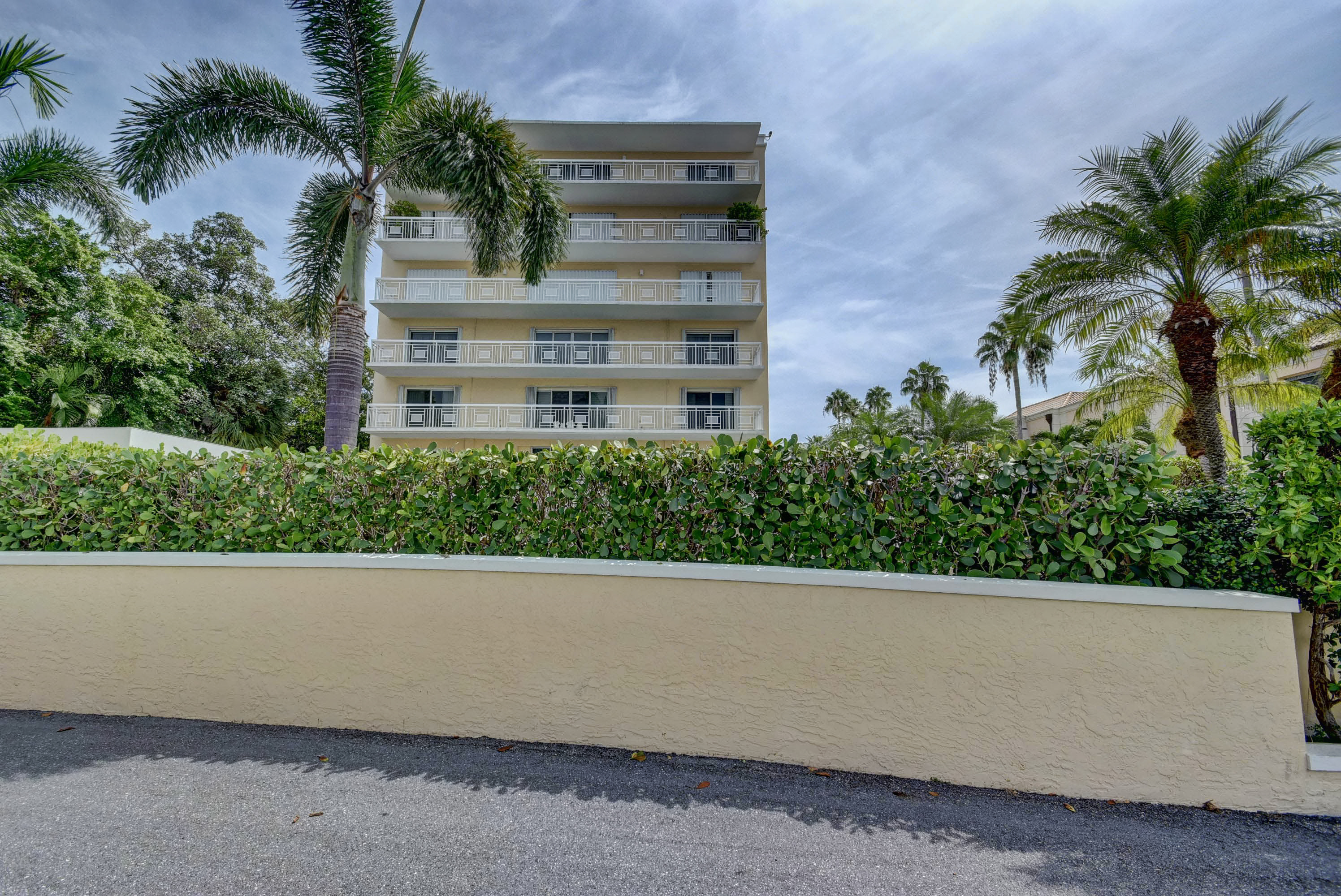  250 Bradley Place 408 - 物件實景