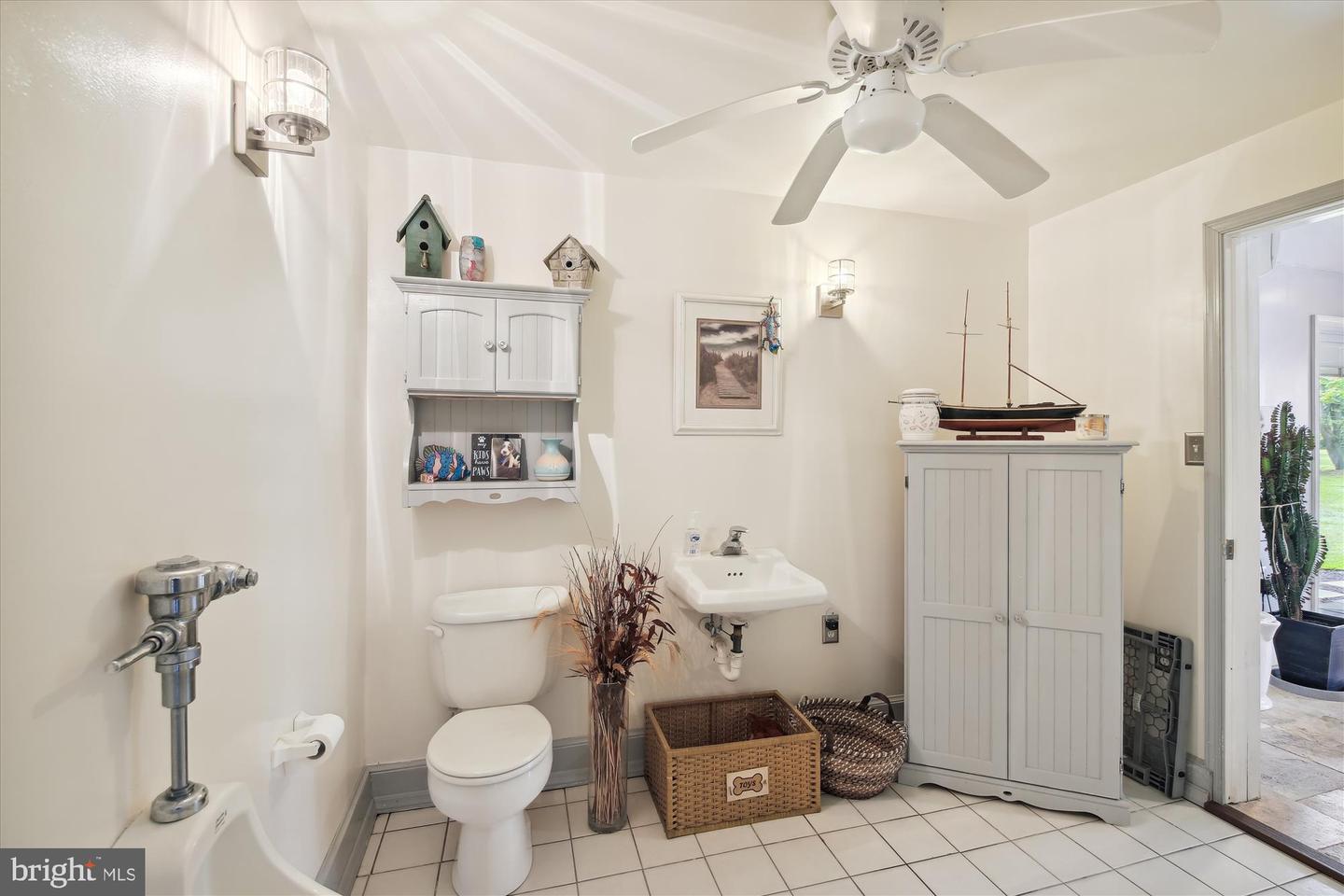 Crisfield, Maryland, 21817, United States, 3 Bedrooms Bedrooms, ,3 BathroomsBathrooms,Residential,For Sale,1897378