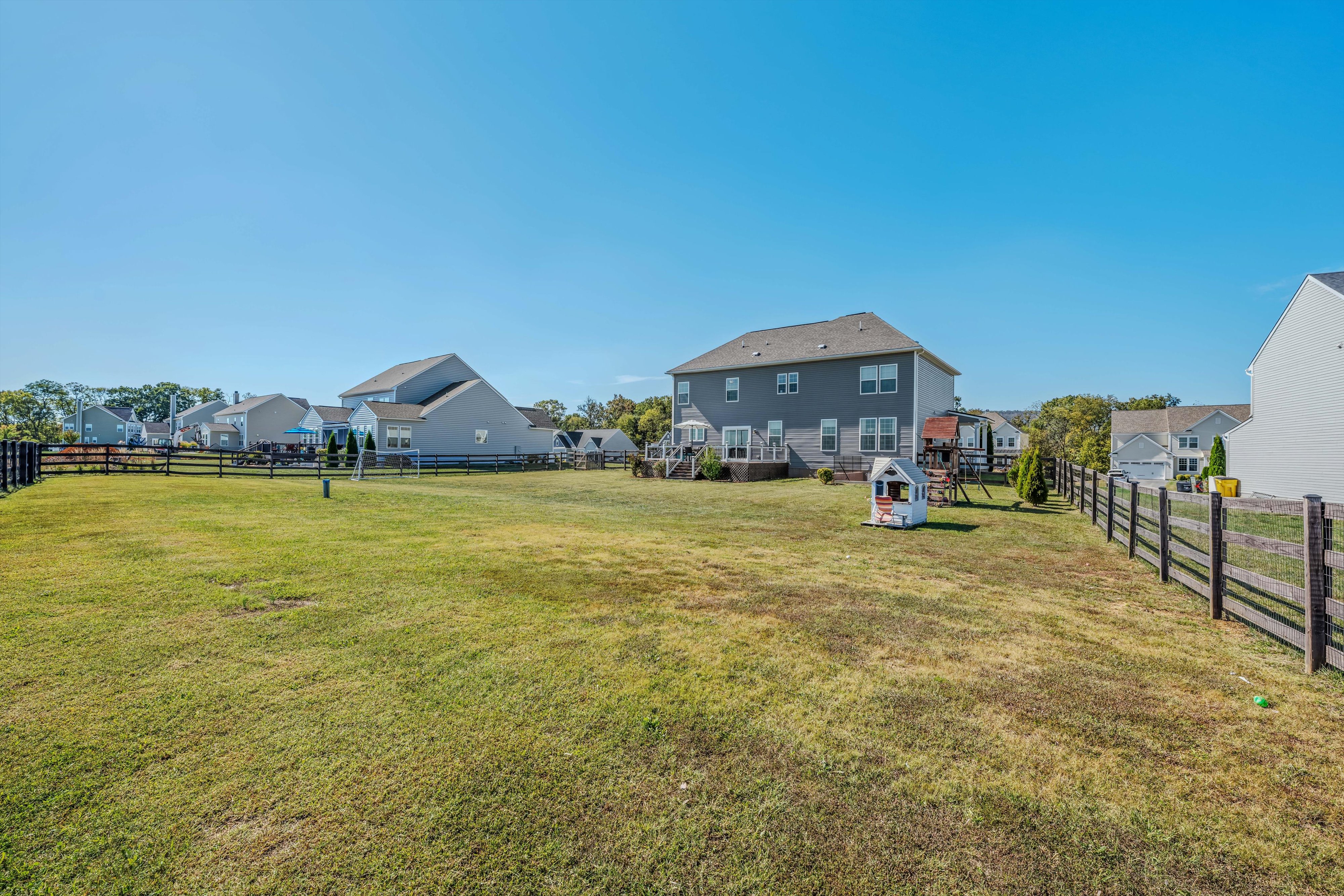 Matinsburg, West Virginia, 25403, United States, 4 Bedrooms Bedrooms, ,Residential,For Sale,1977883