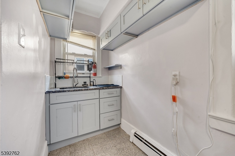 Rahway City, New Jersey, 07065, United States, 5 Bedrooms Bedrooms, ,2 BathroomsBathrooms,Residential,For Sale,1968734