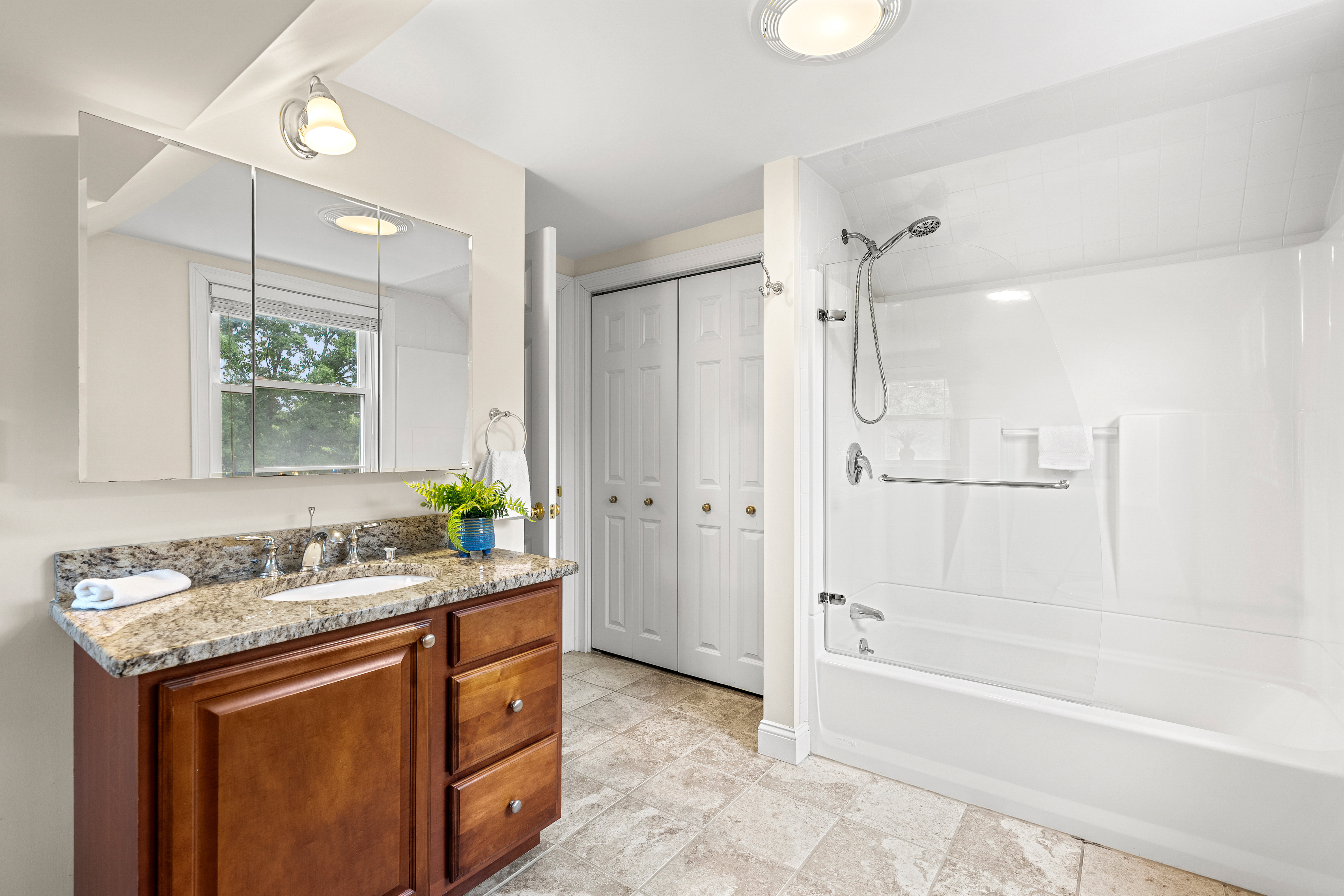  19 Cunningham Circle, Waltham, MA, 02453 - 物件實景