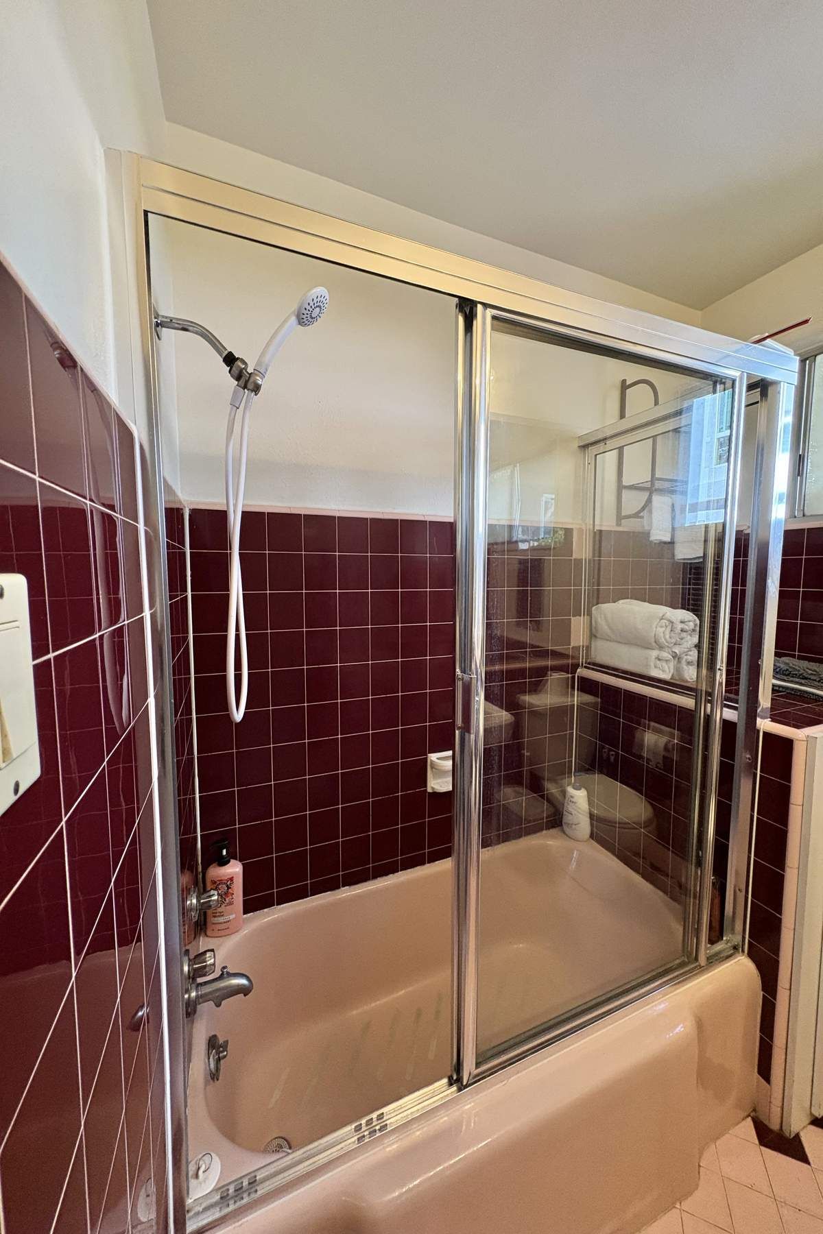  6041 Cleon Avenue - 物件實景