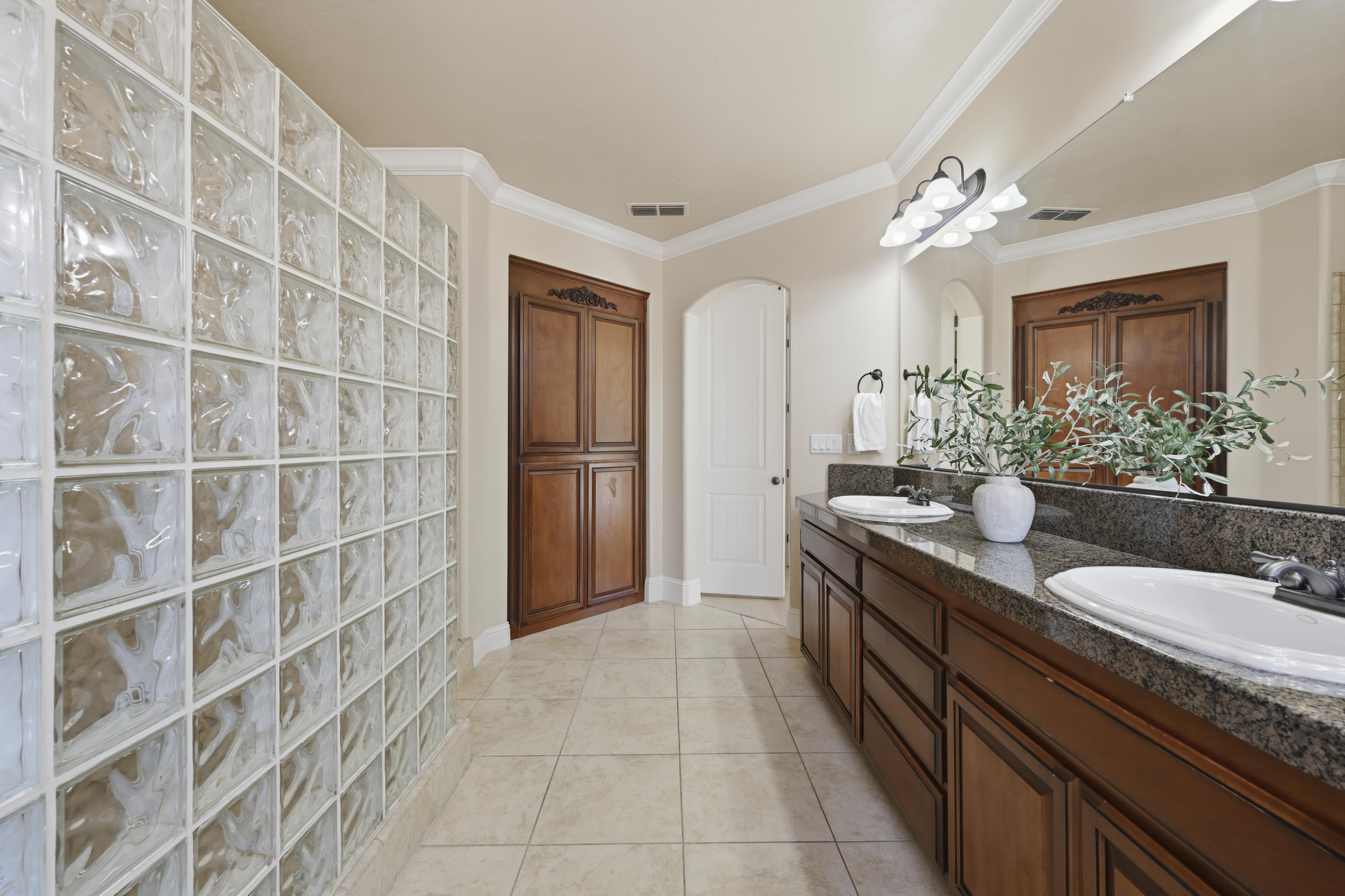 8587 Indianwood Lane, Roseville, CA 95747 - 物件實景