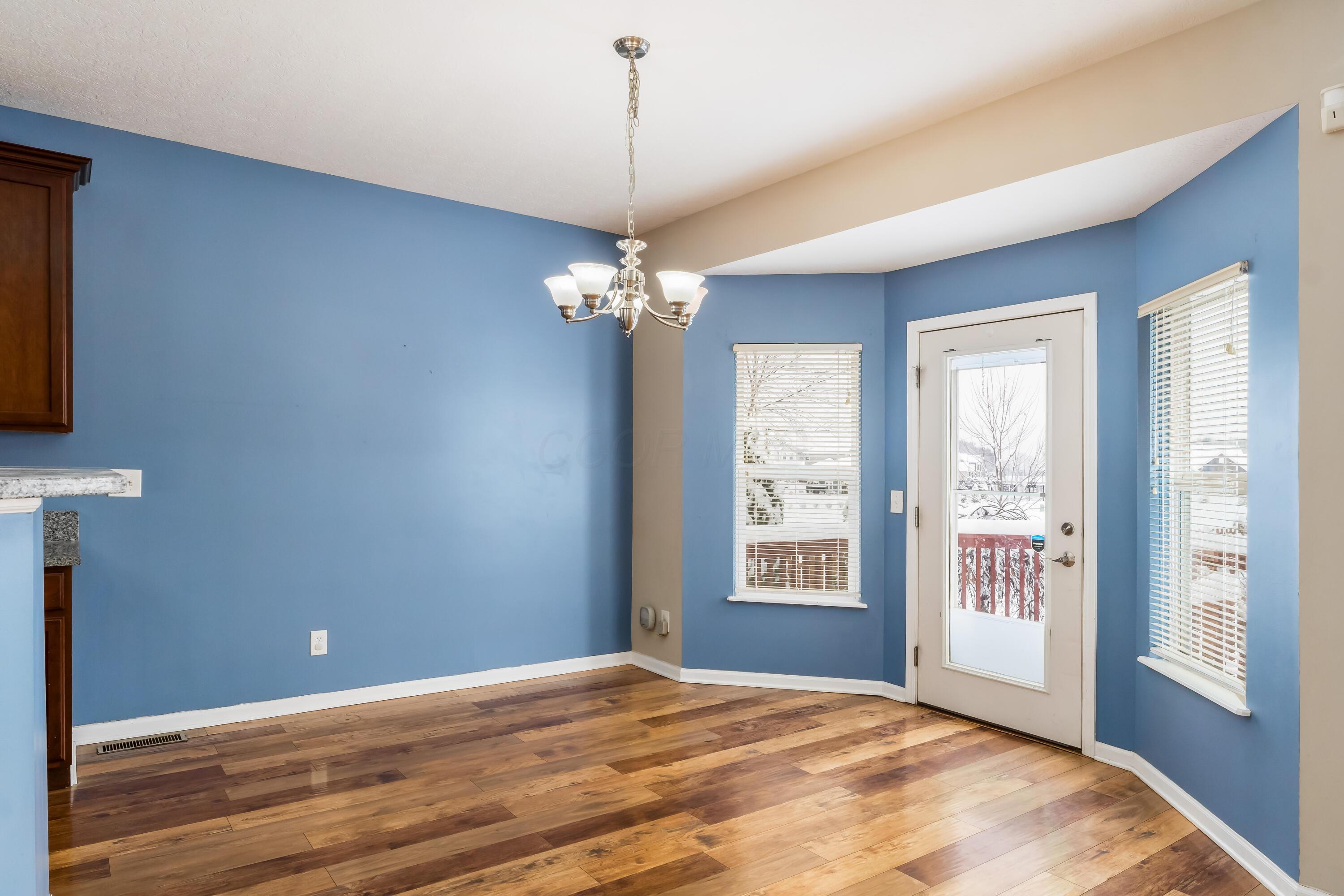 Granville, Ohio, 43023, United States, 5 Bedrooms Bedrooms, ,4 BathroomsBathrooms,Residential,For Sale,2003163