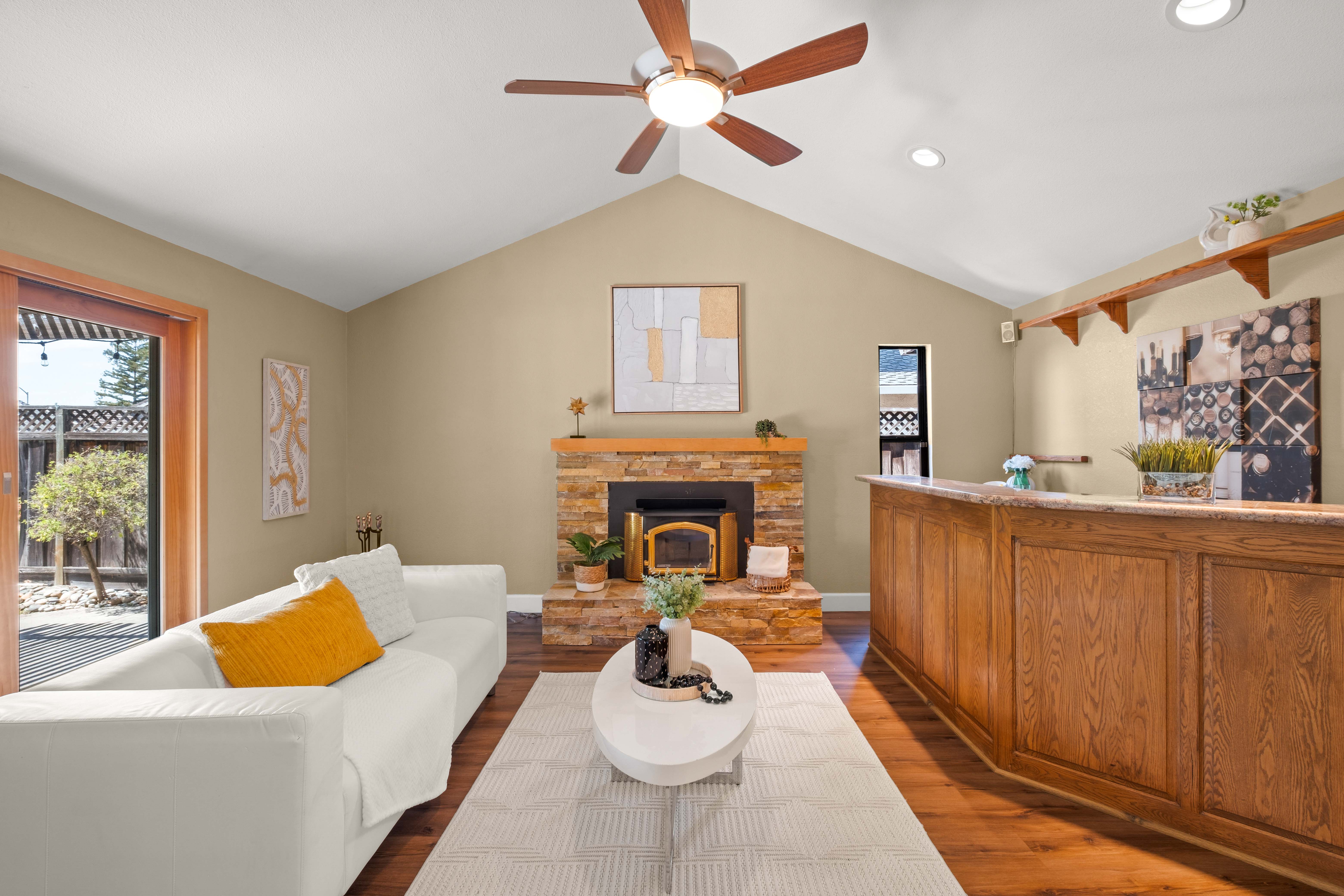 Beautifully Updated Pleasanton Single-Story with Custom Finishes - 物件實景