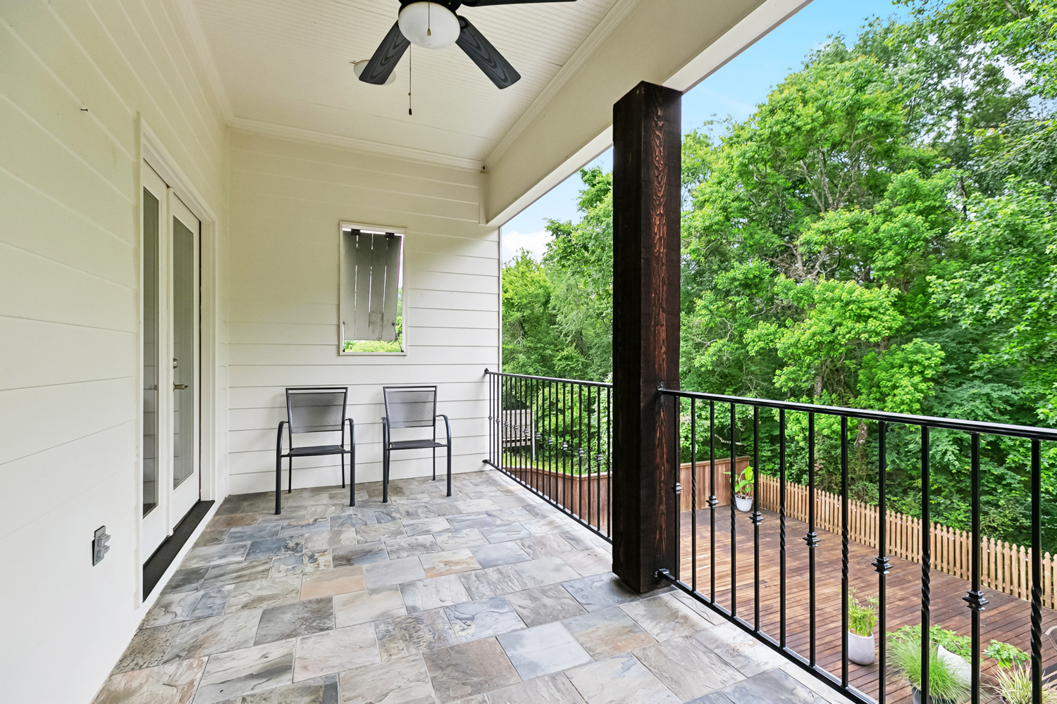 Baton Rouge, Louisiana, 70817, United States, 4 Bedrooms Bedrooms, ,4 BathroomsBathrooms,Residential,For Sale,1804981