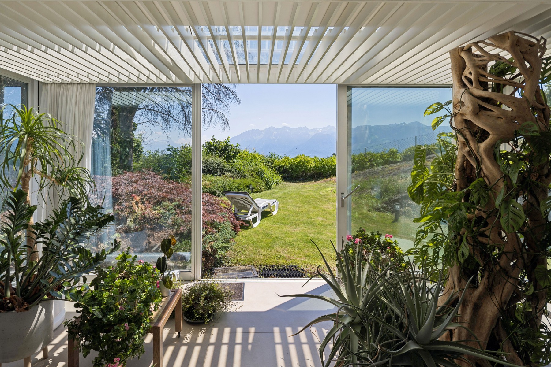  Exceptional Architect-Designed Villa – A True Favorite - 物件實景