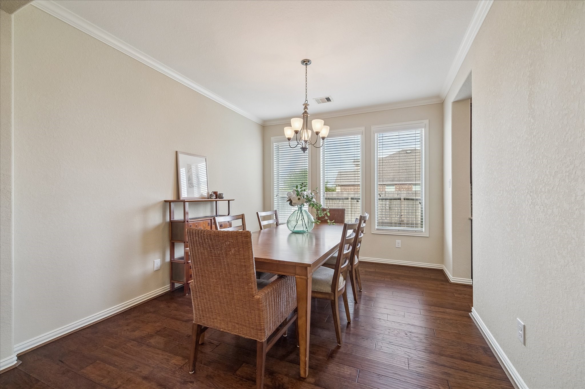  6228 Watford Drive - 物件實景