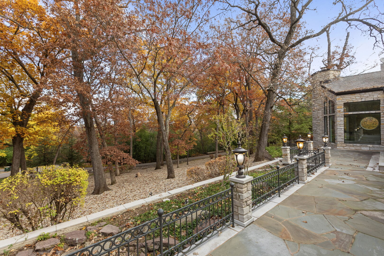 Barrington Hills, Illinois, 60010, United States, 4 Bedrooms Bedrooms, ,6 BathroomsBathrooms,Residential,For Sale,1989014