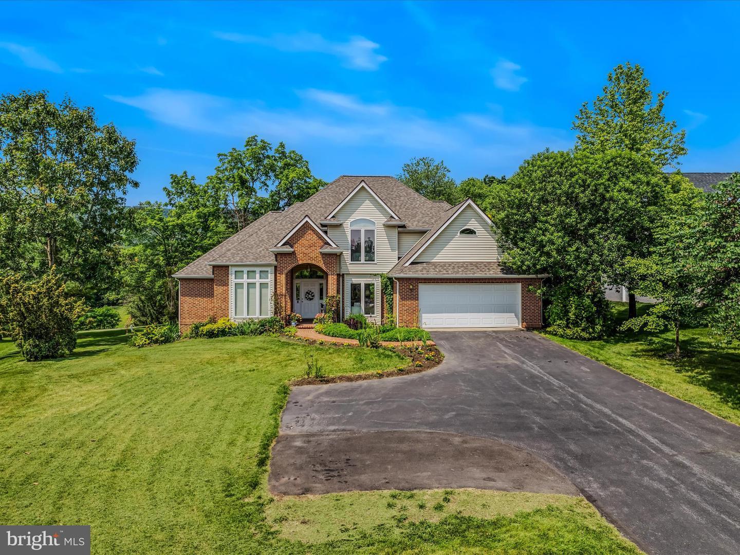 Hedgesville, West Virginia, 25427, United States, 4 Bedrooms Bedrooms, ,Residential,For Sale,1976030