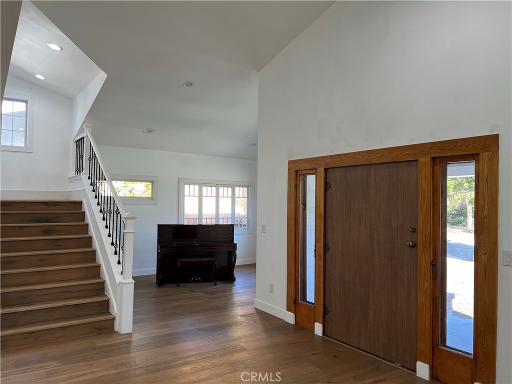 Los Angeles, California, 90019, United States, 5 Bedrooms Bedrooms, ,4 BathroomsBathrooms,Residential,For Sale,2005991