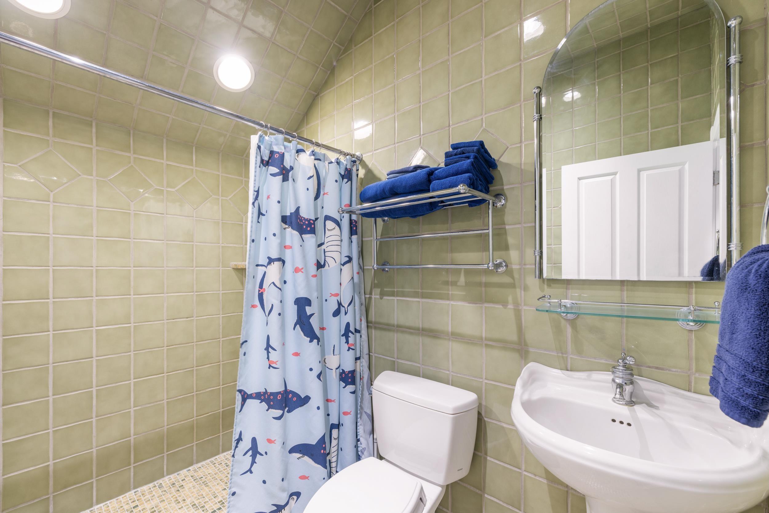 Tallahassee, Florida, 32312, United States, 4 Bedrooms Bedrooms, ,6 BathroomsBathrooms,Residential,For Sale,1846572