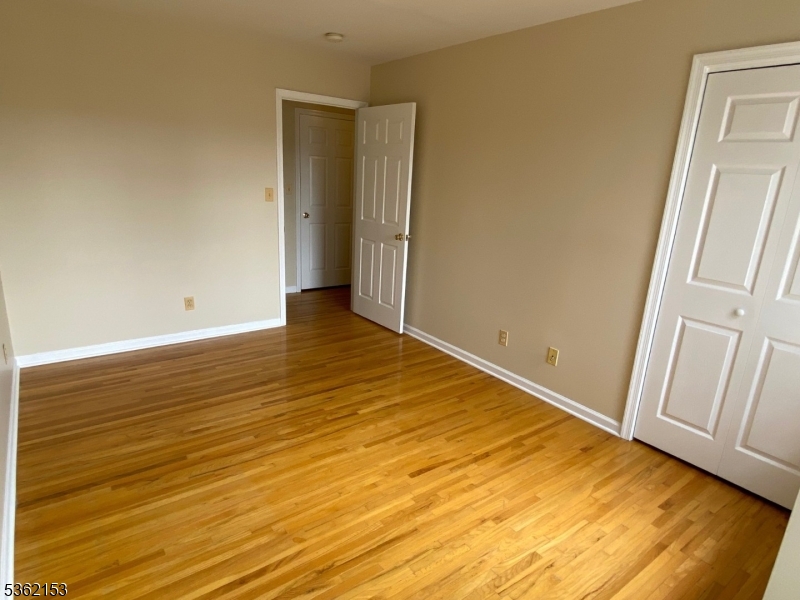 Newark City, New Jersey, 07105, United States, 2 Bedrooms Bedrooms, ,3 BathroomsBathrooms,Residential,For Sale,1849071
