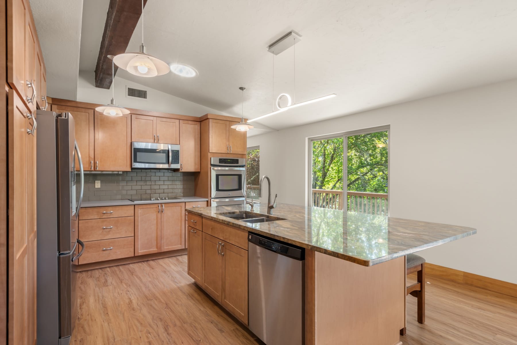  3583 Ross Lane Central Point, OR 97502 - 物件實景